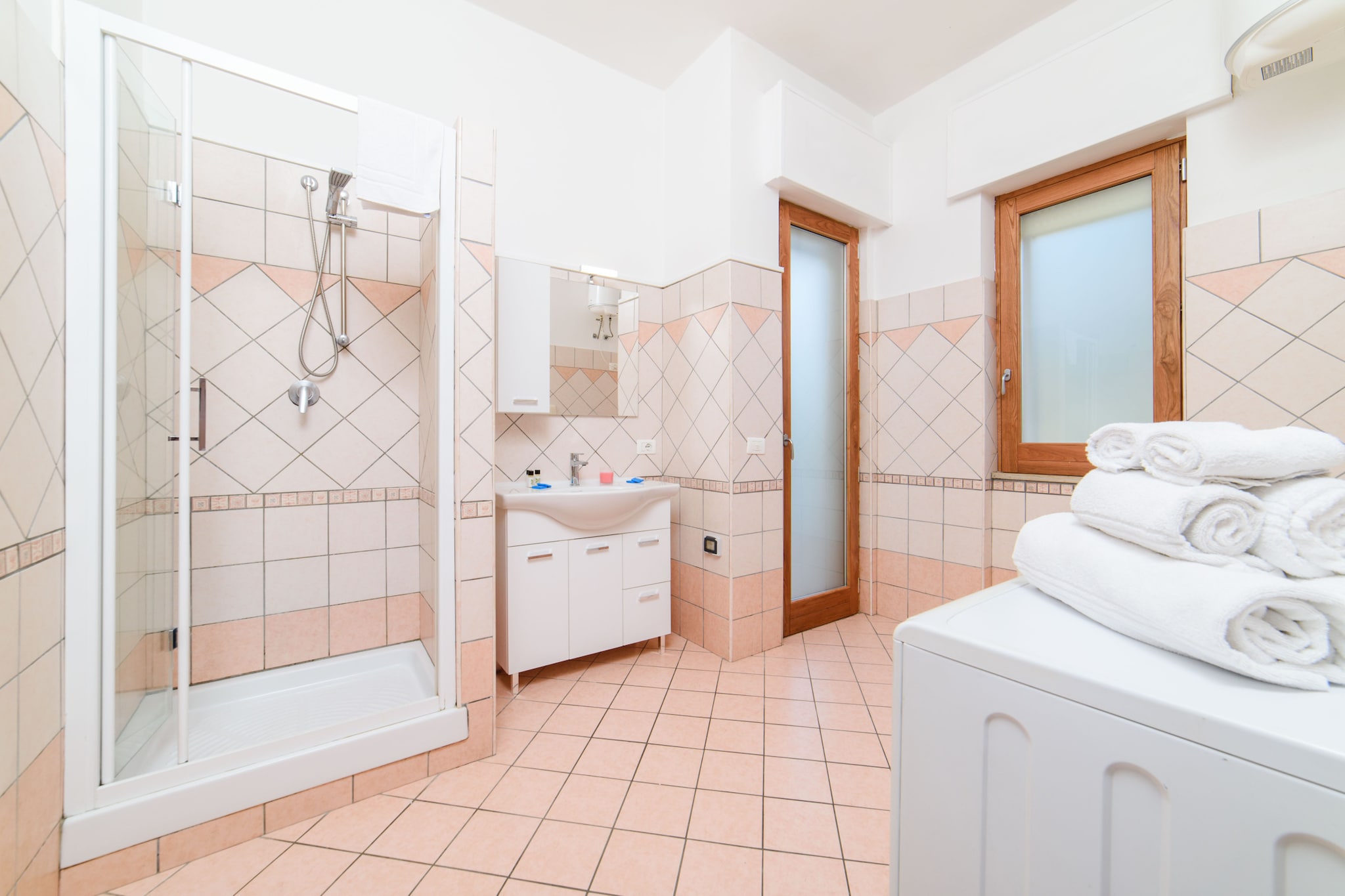 Casa Laura Orange-Bathroom