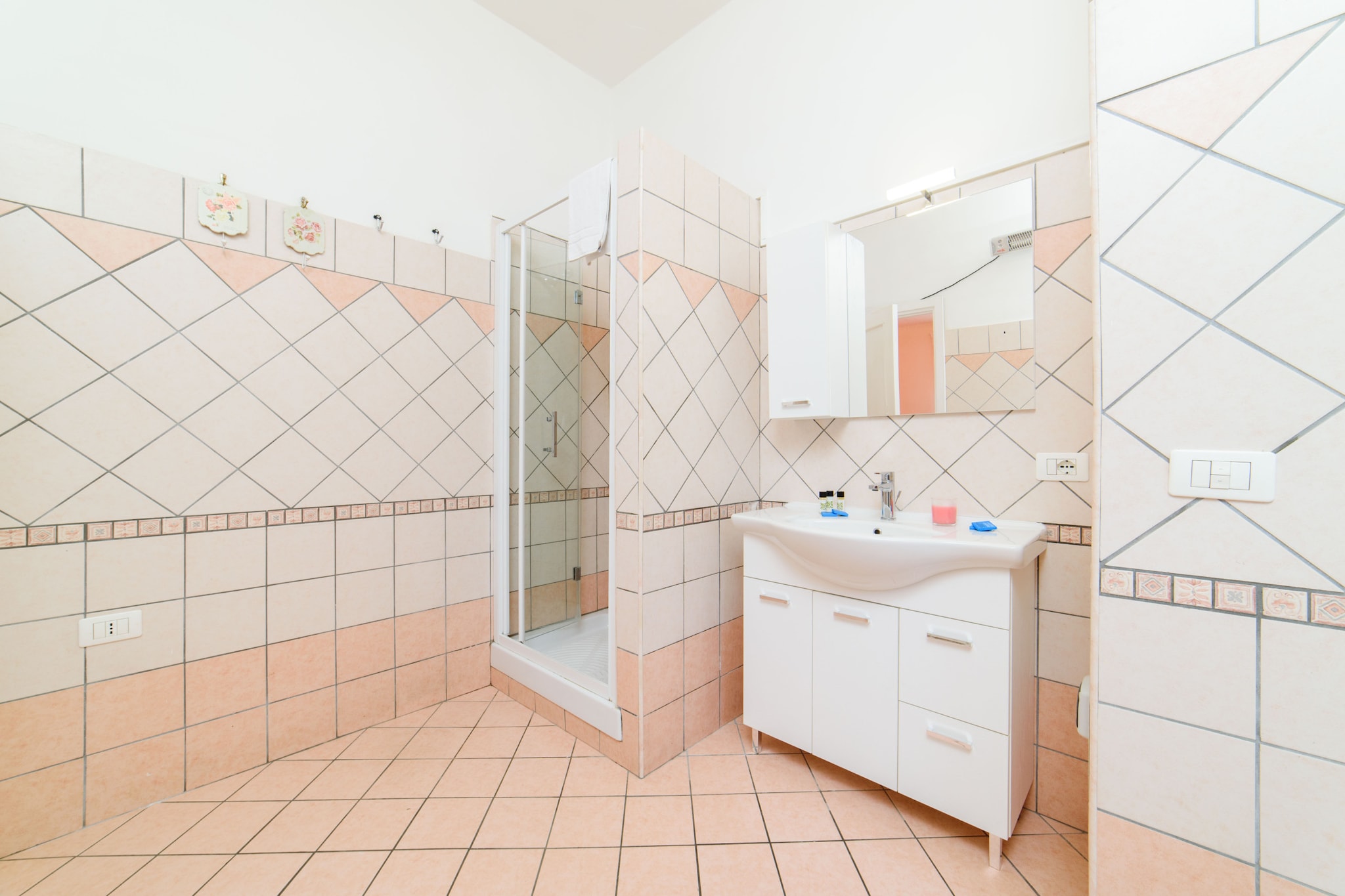 Casa Laura Orange-Bathroom