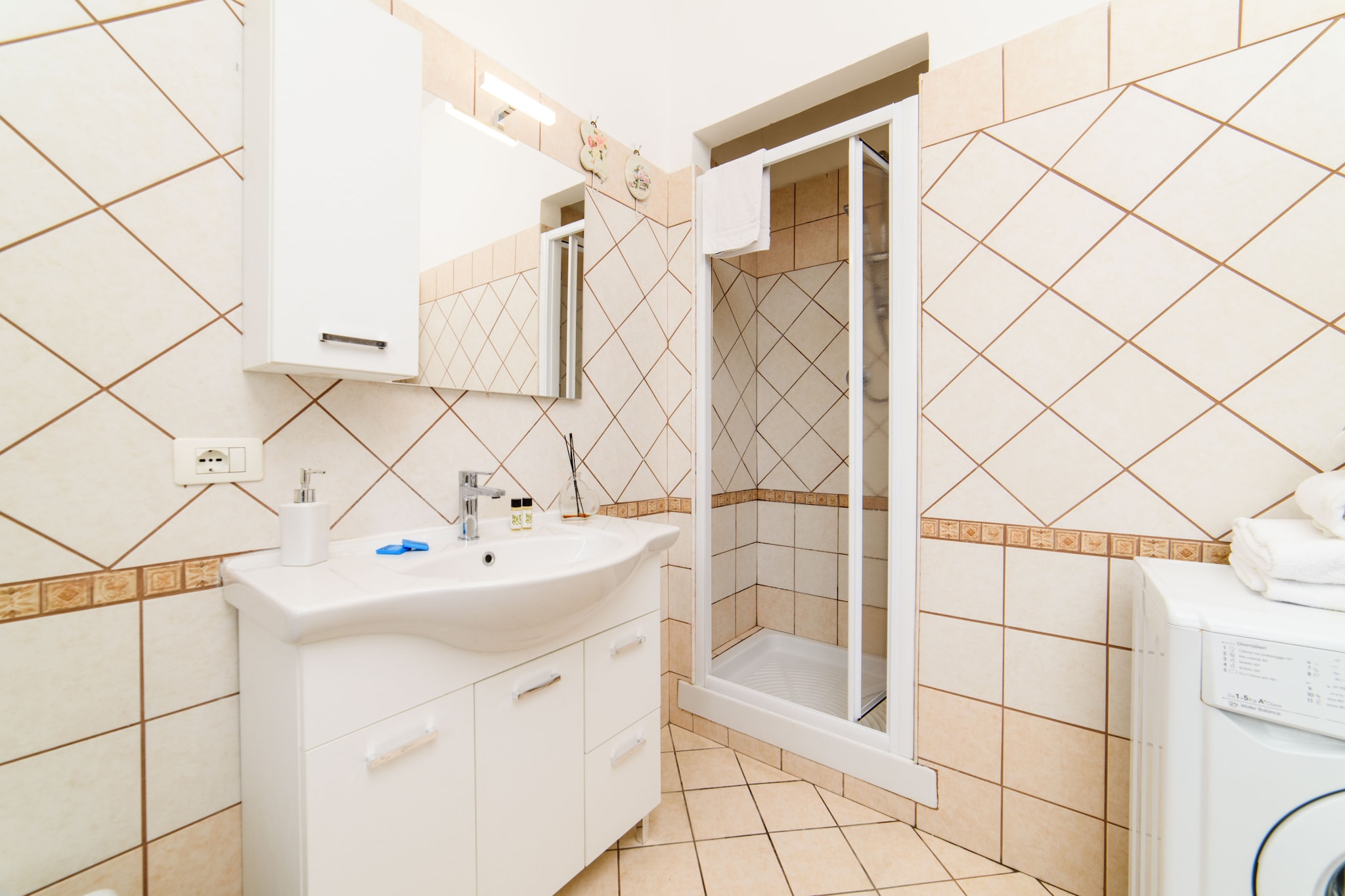 Casa Laura Blu-Bathroom
