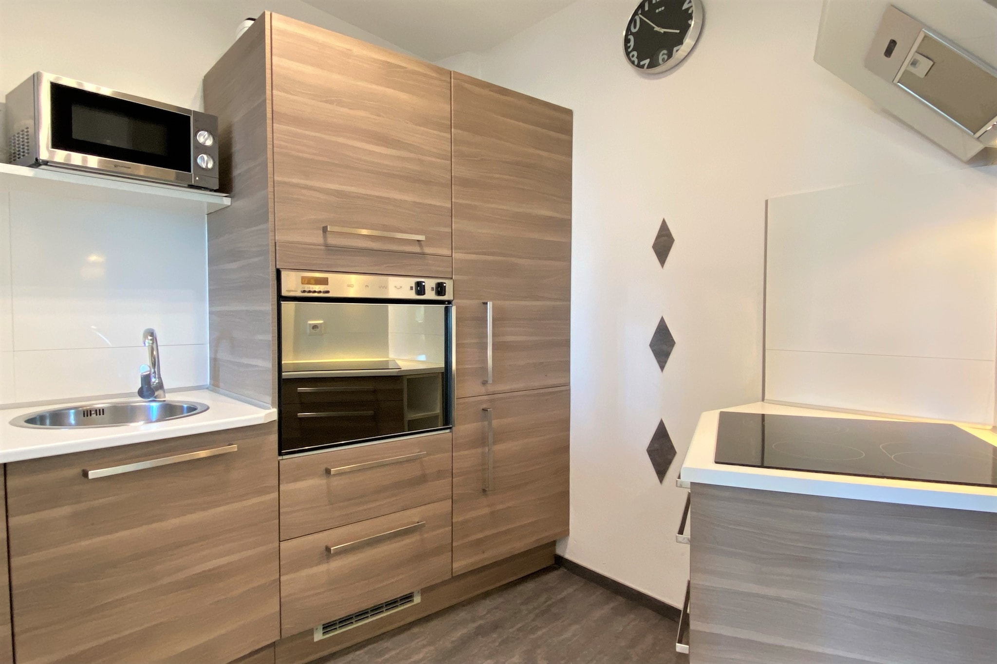 Stella Maris Beachfront 1A by Casasol-Kitchen