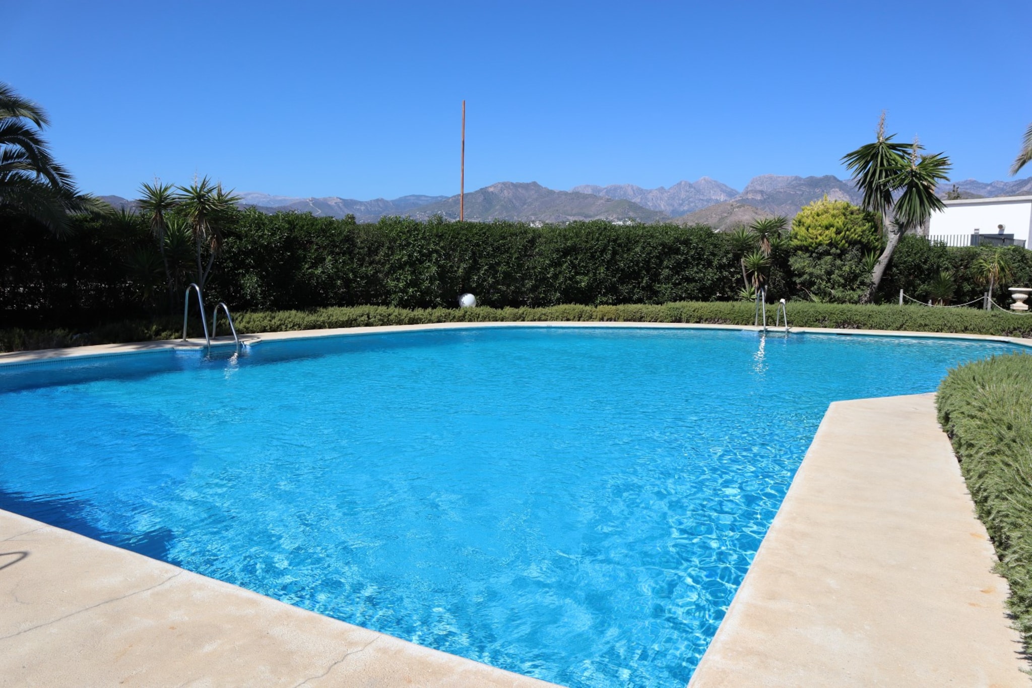 Stella Maris Beachfront 1A by Casasol-Pool