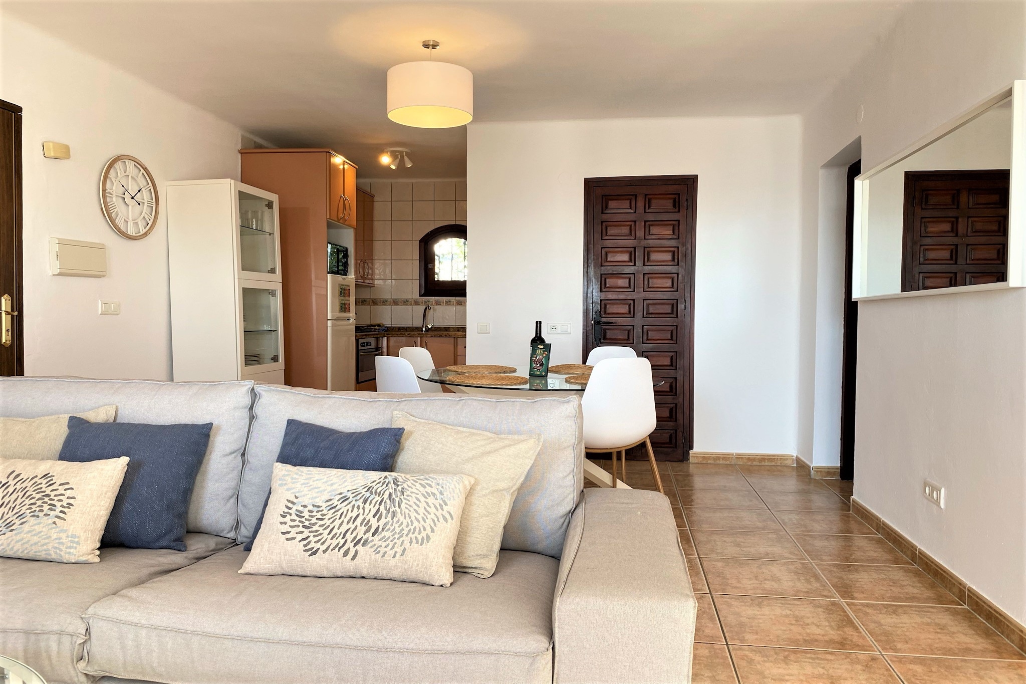 Capistrano Village Pueblo 15 by Casasol-Wohnzimmer