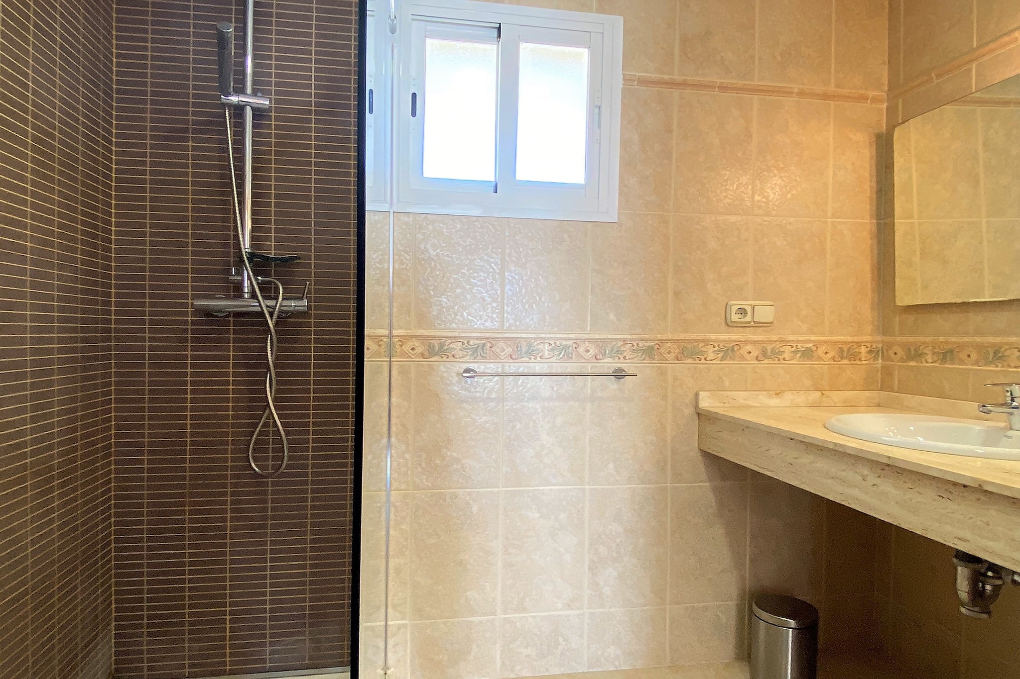 Milenio 2E Apartment by Casasol-Salle de bain