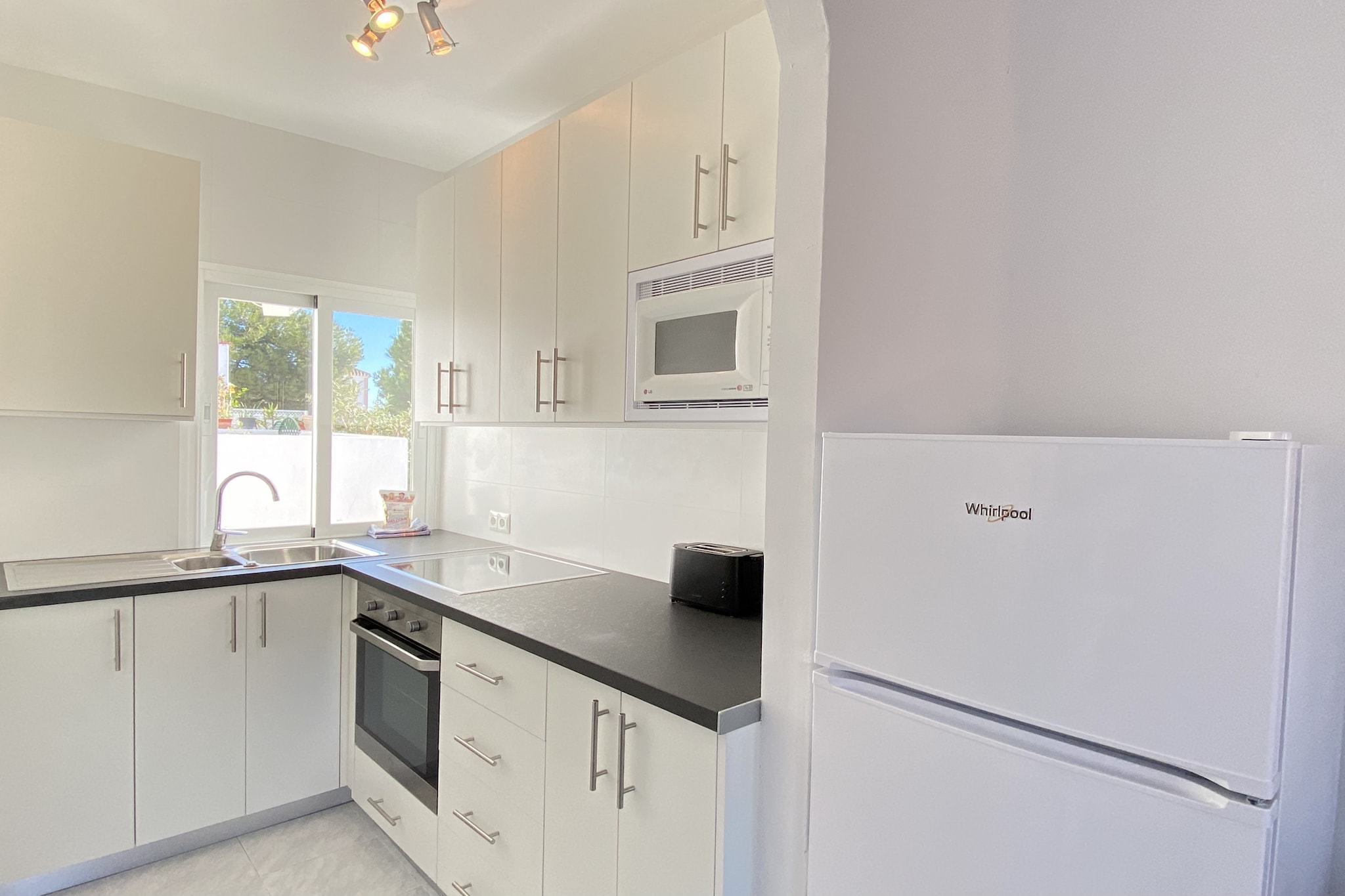 Paraiso Blanco 16A Apartments by Casasol-Kitchen
