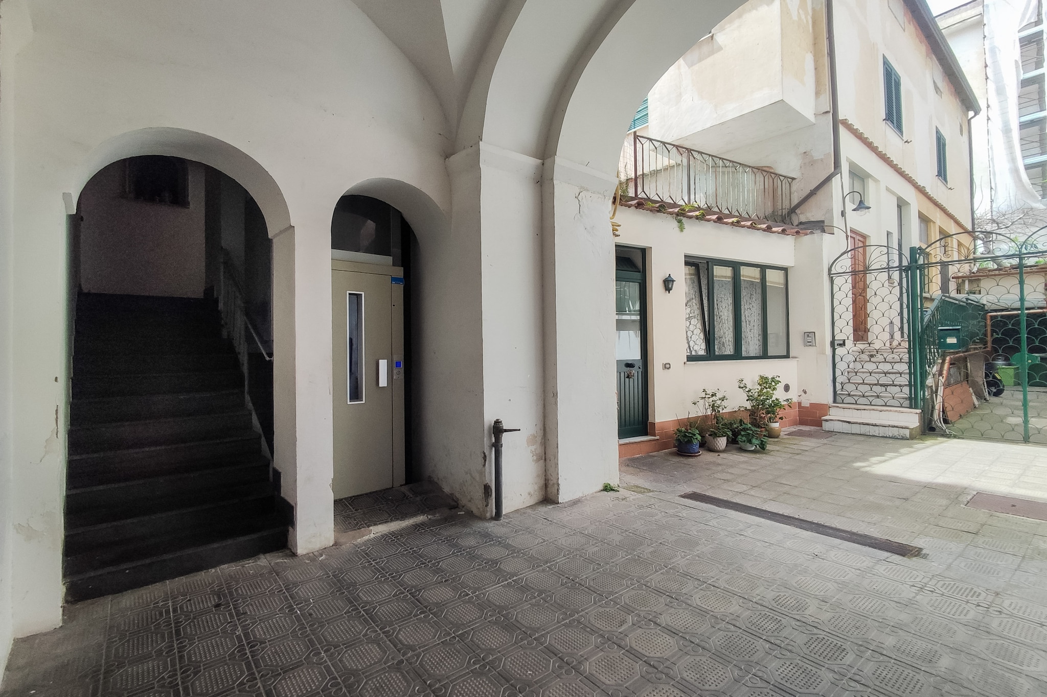 Sorrento Hearts-Extérieur