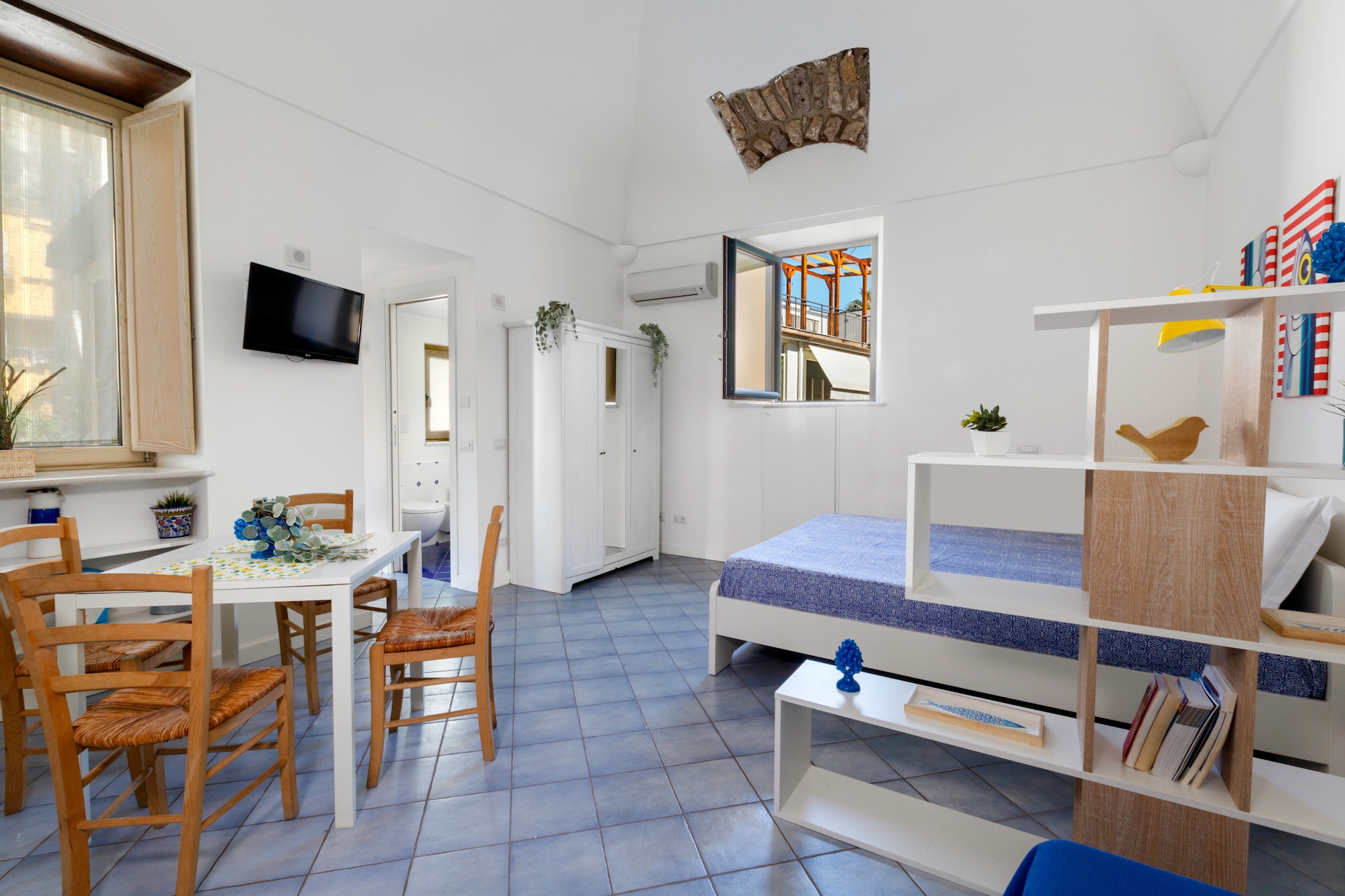 Casa Meta Blu S-Dining room