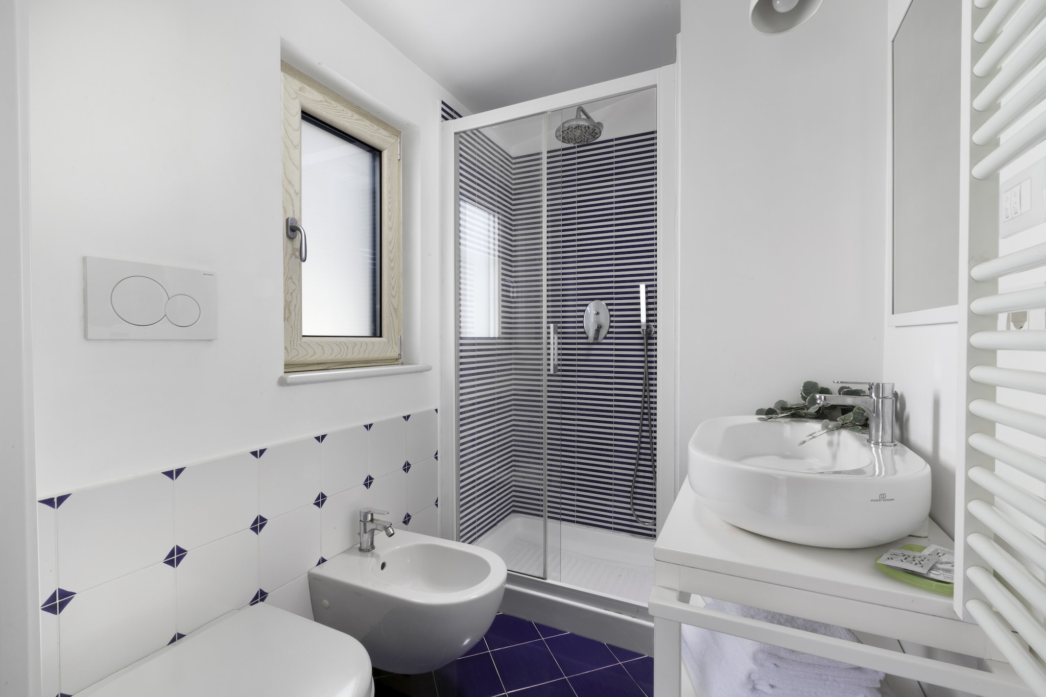 Casa Meta Blu S-Bathroom