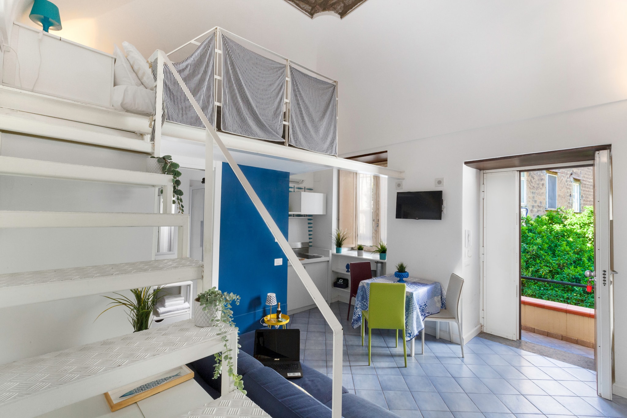 Casa Meta Blu S-Living room