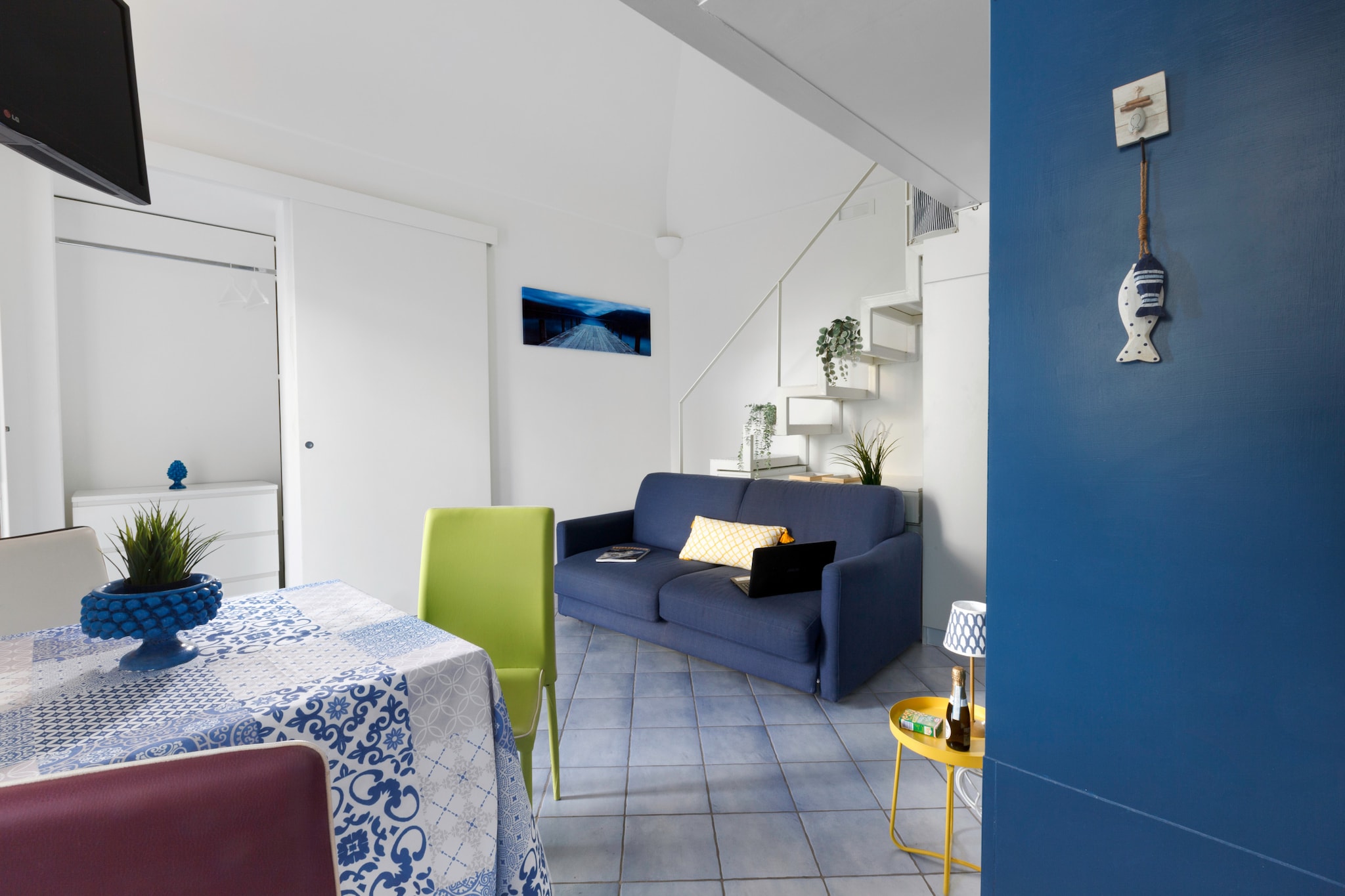 Casa Meta Blu S-Living room