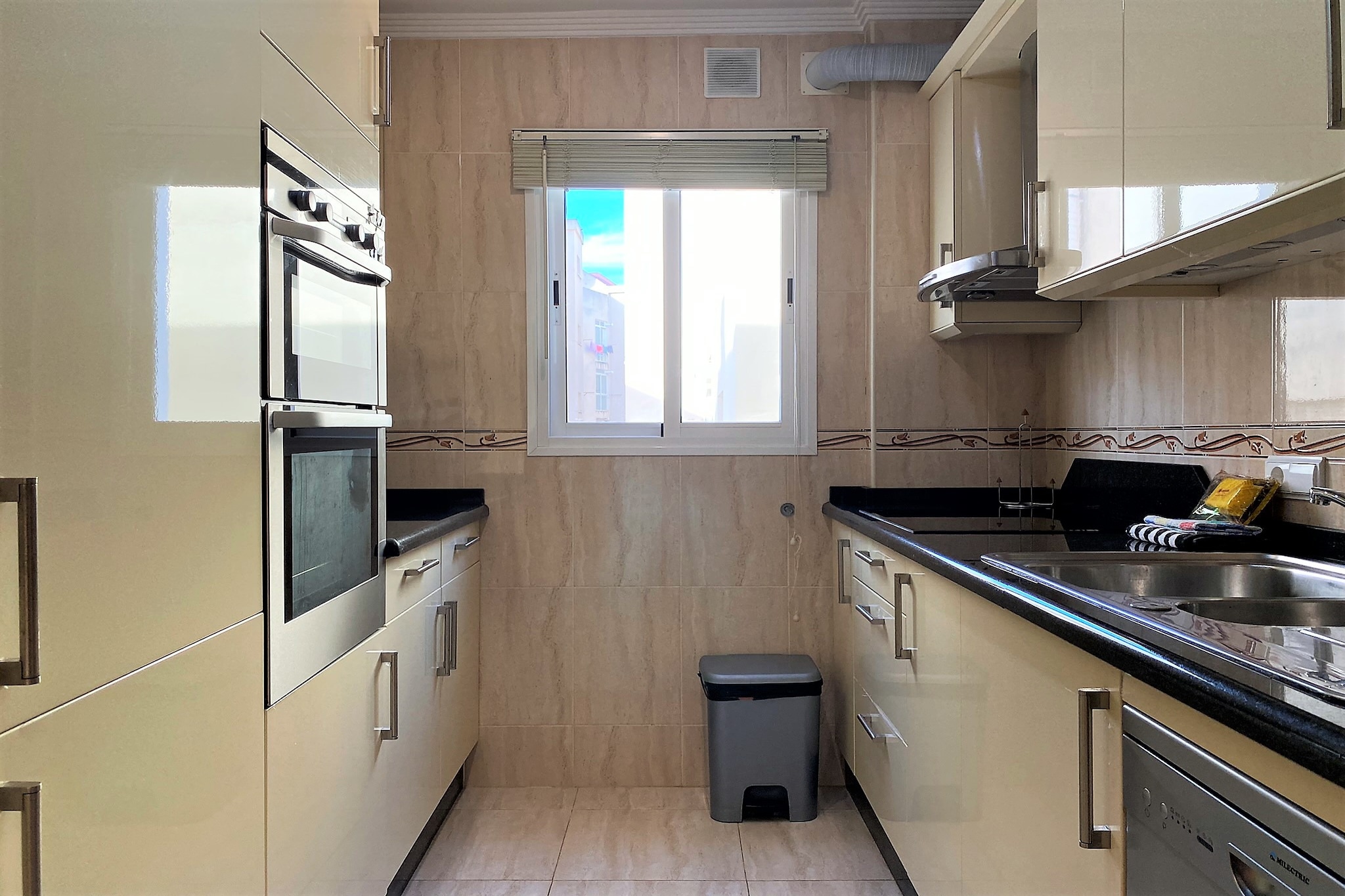 Penthouse Clavero by Casasol-Cuisine