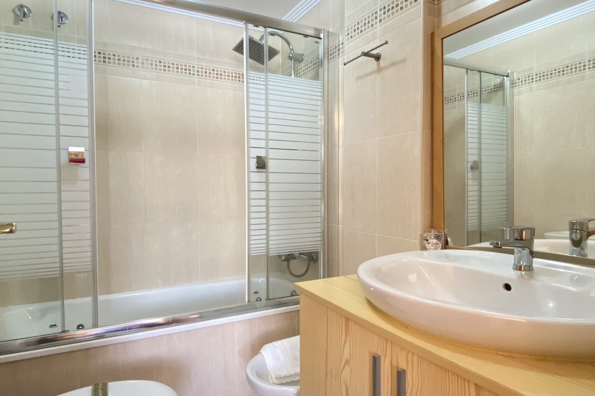 Penthouse Clavero by Casasol-Salle de bain
