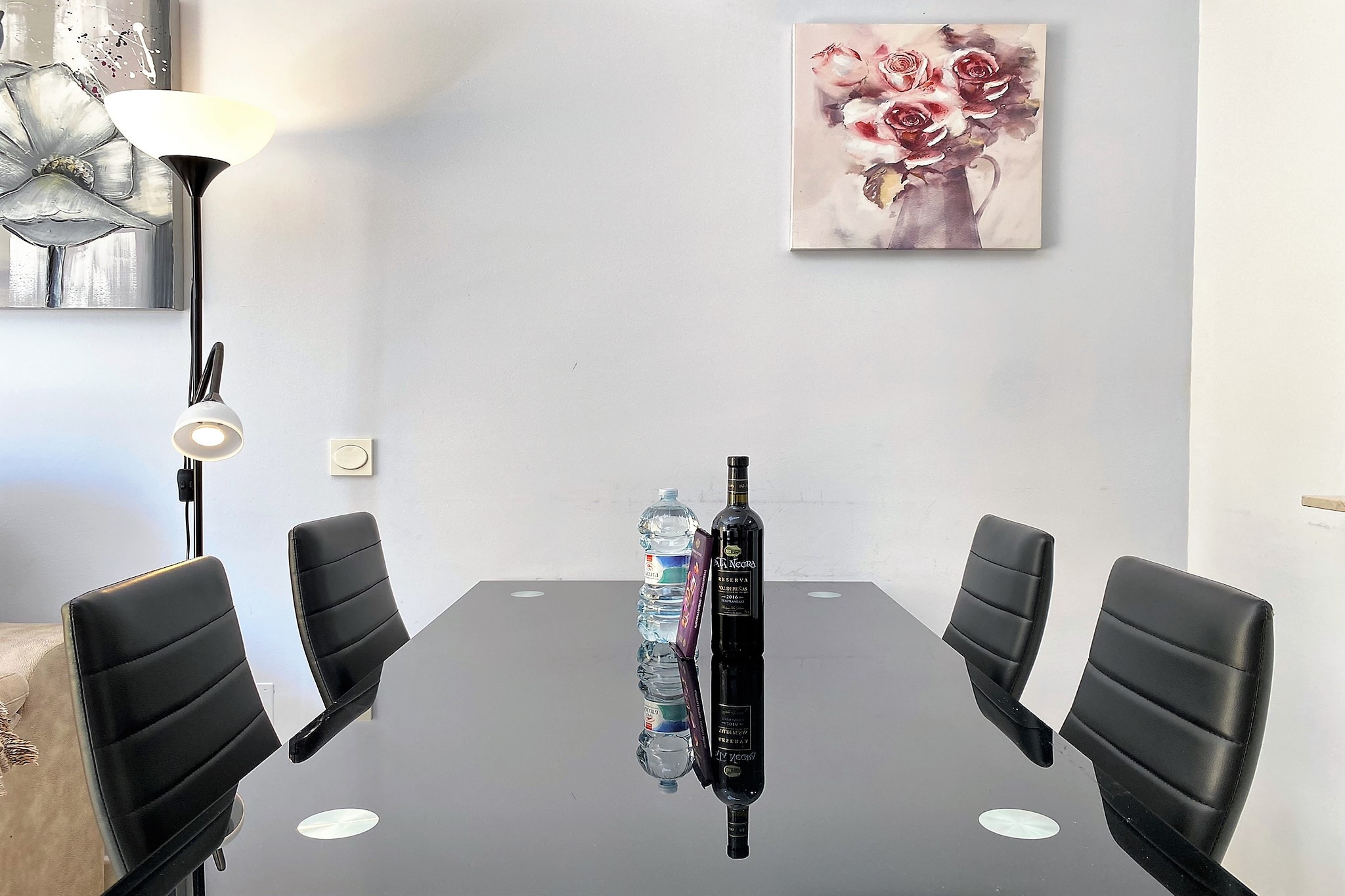Triton Urban Apartment by Casasol-Dining room