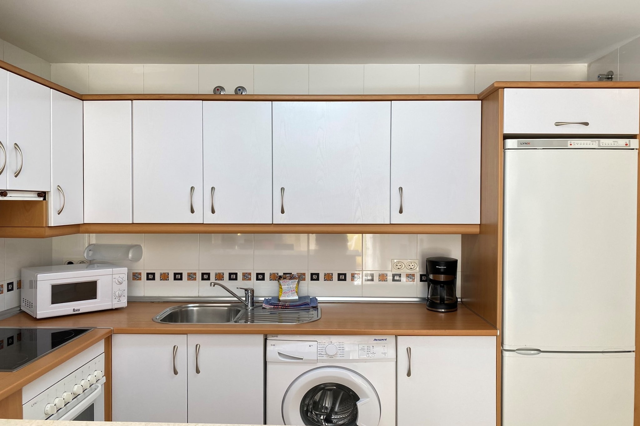 Triton Urban Apartment by Casasol-Kitchen