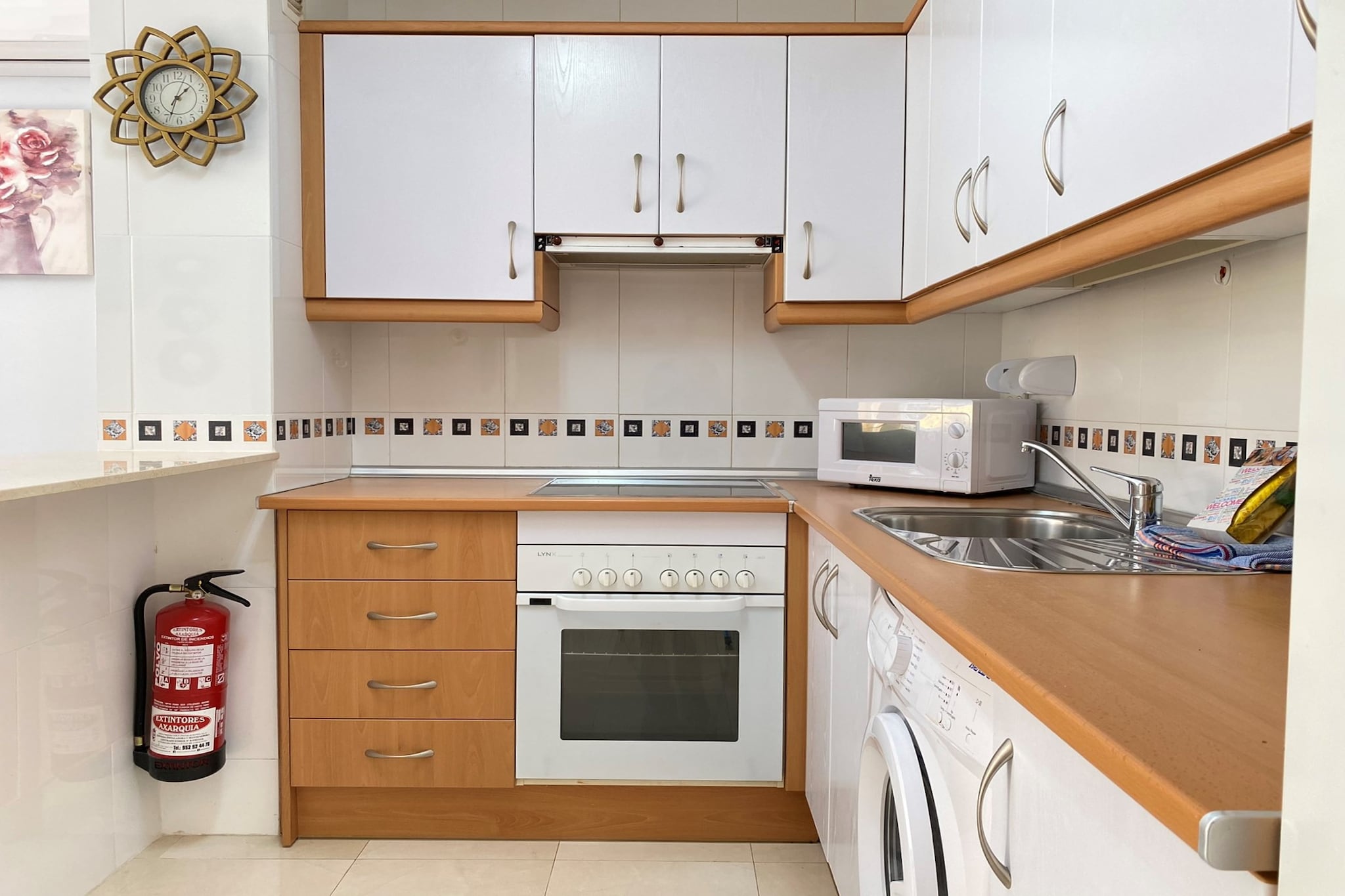 Triton Urban Apartment by Casasol-Kitchen