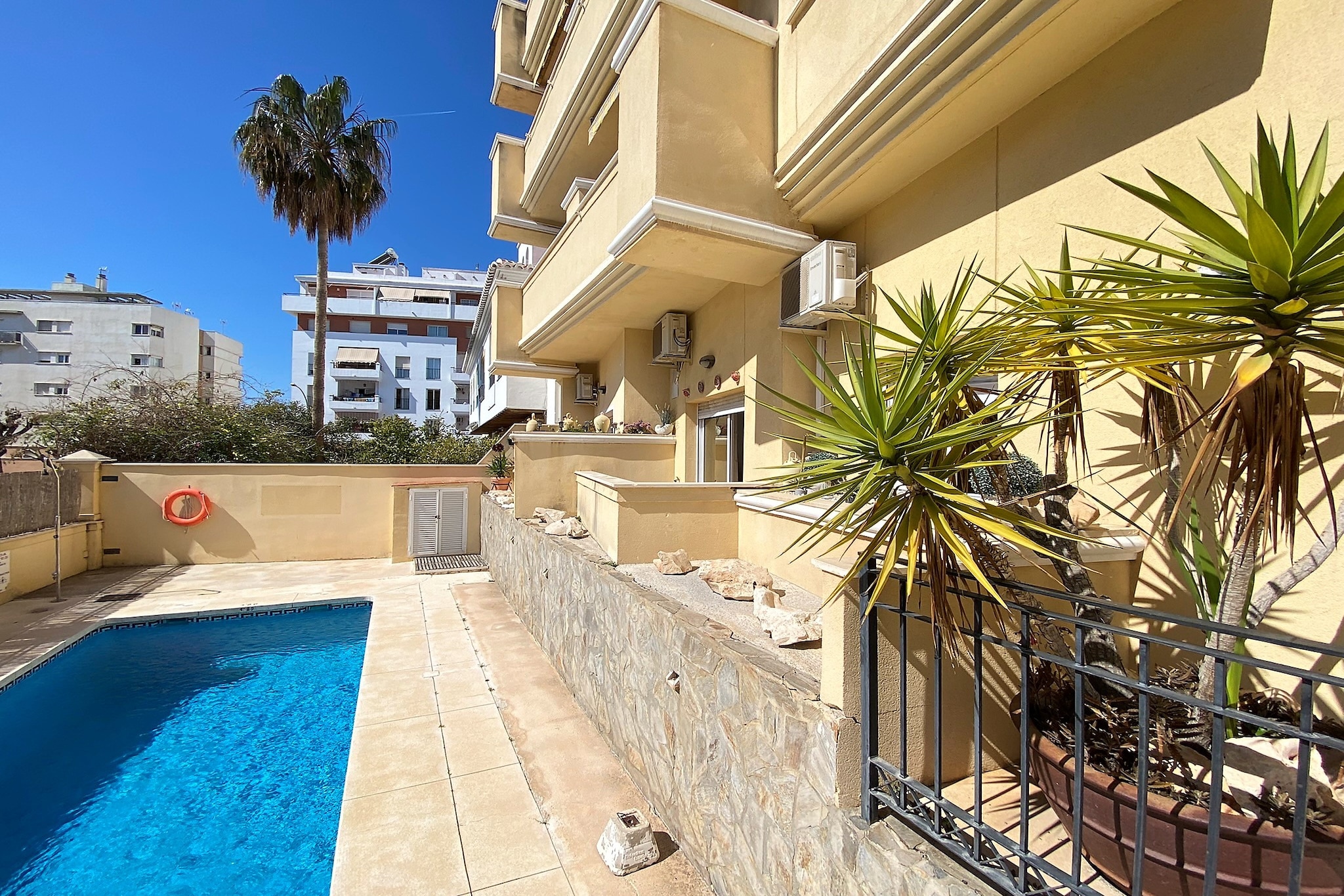 Triton Urban Apartment by Casasol-Pool