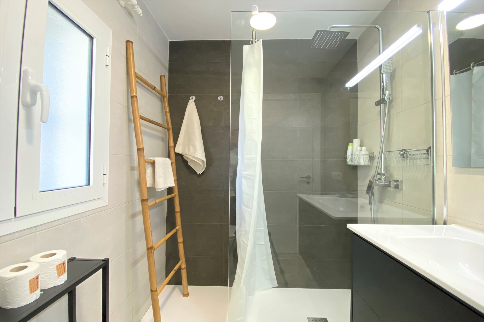 Verano Azul 67 Seaview by Casasol-Badezimmer