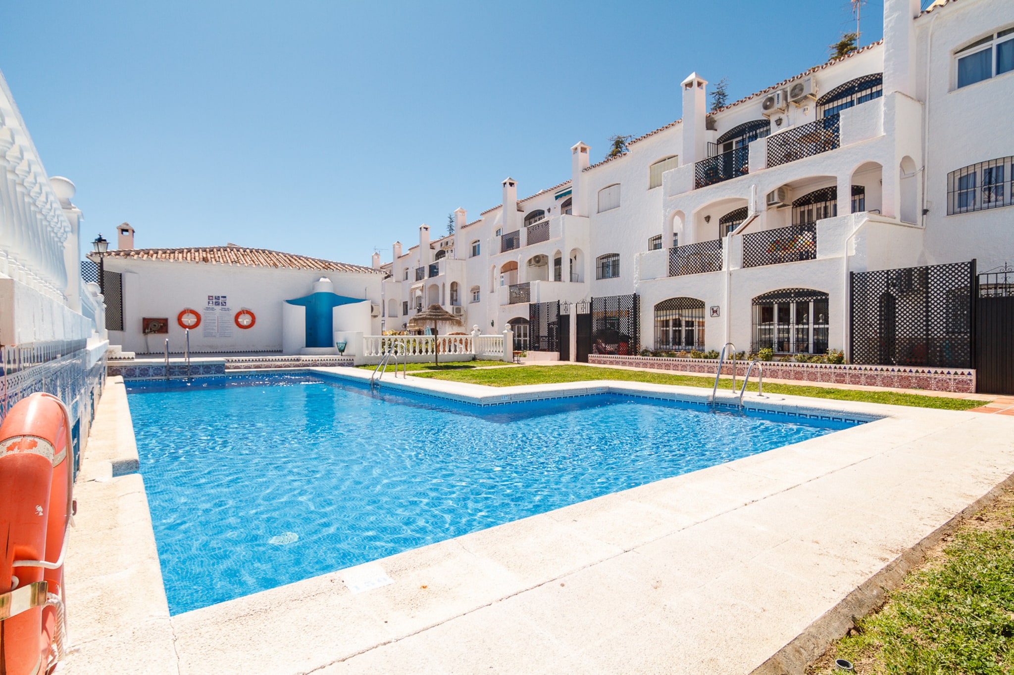 Verano Azul 67 Seaview by Casasol-Schwimmbad