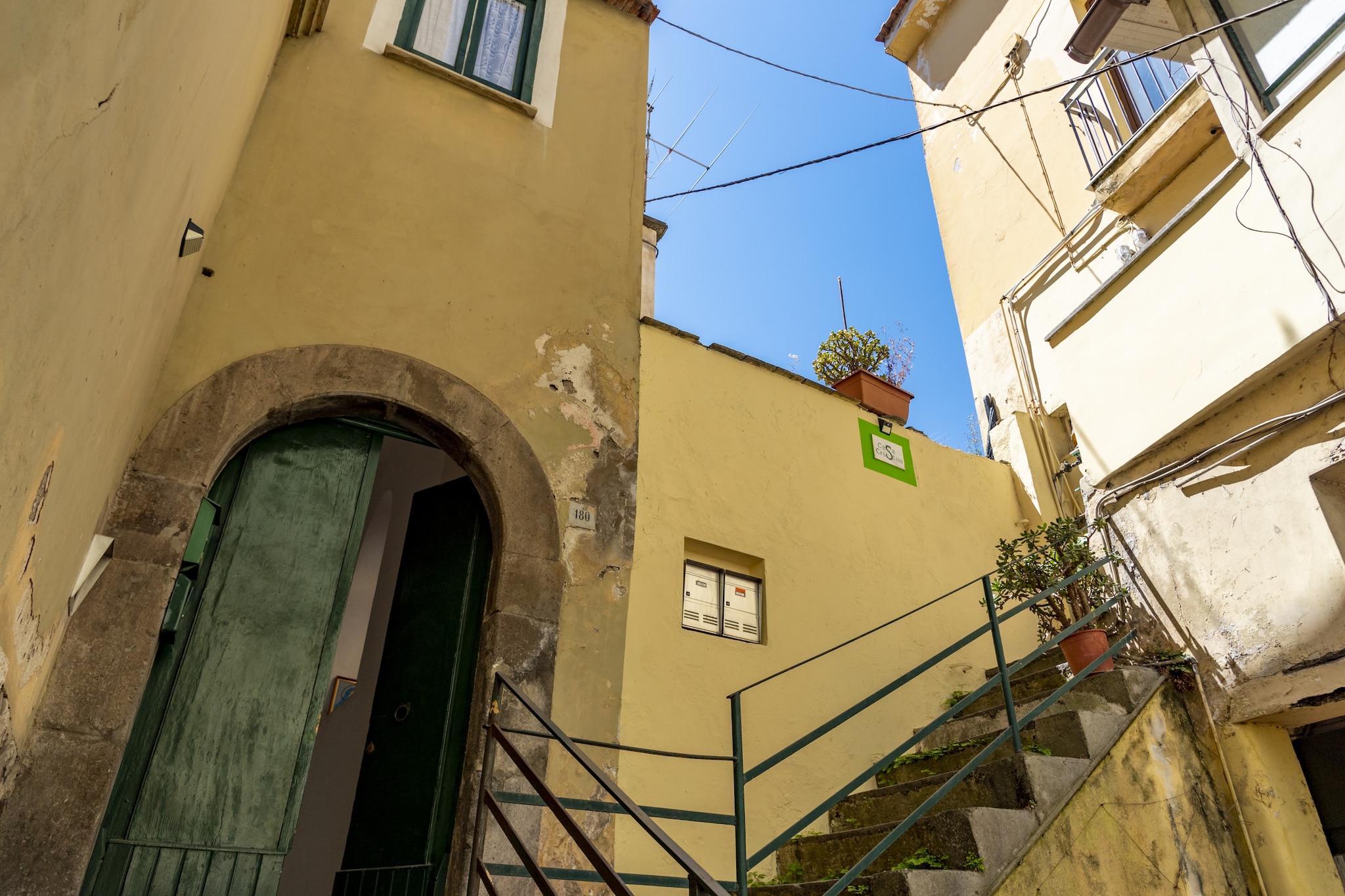 Casa Cristina Yellow-Buitenlucht