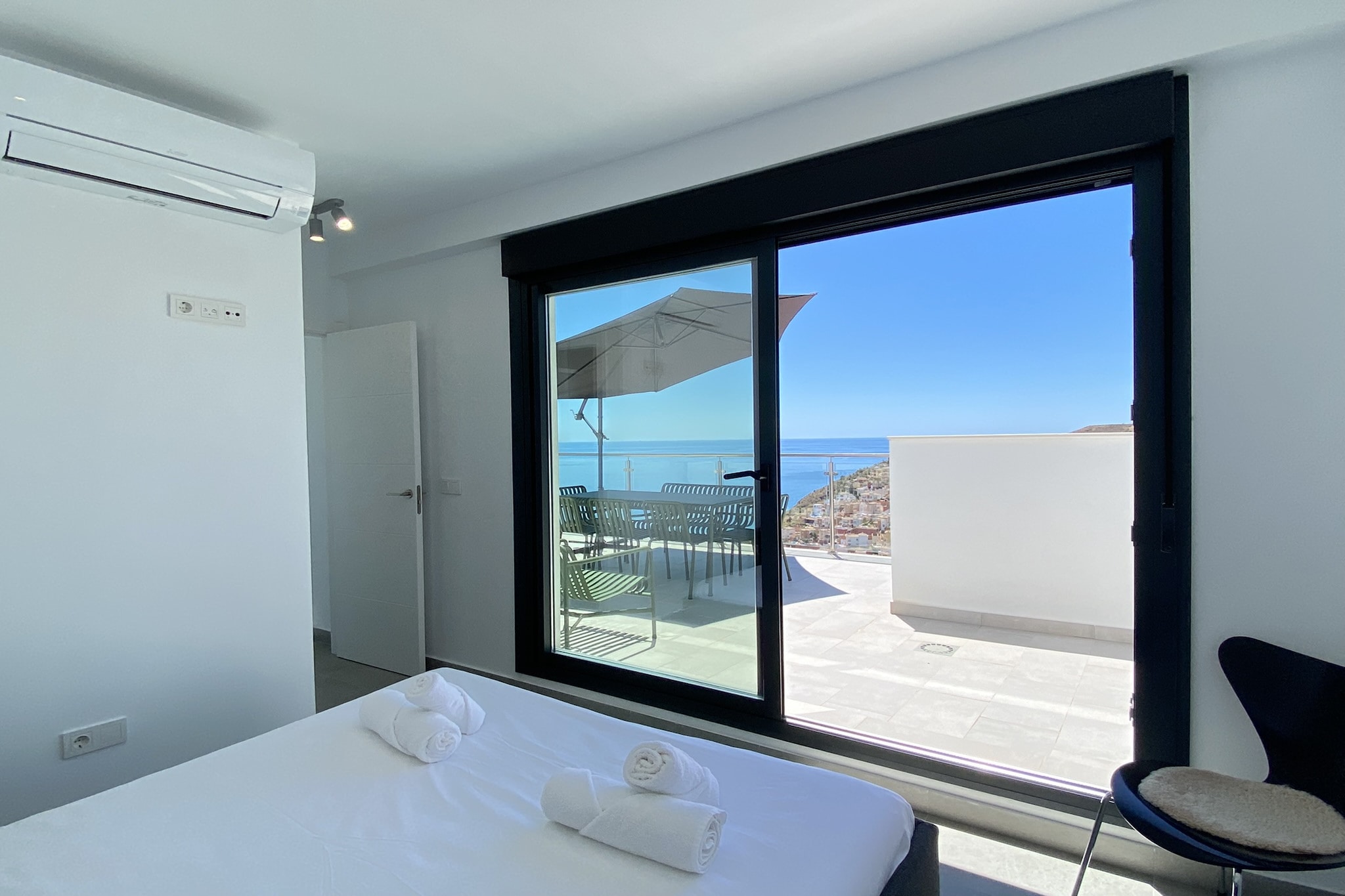 Penthouse Balcon del Mar Deluxe 3 by Casasol-Schlafzimmer