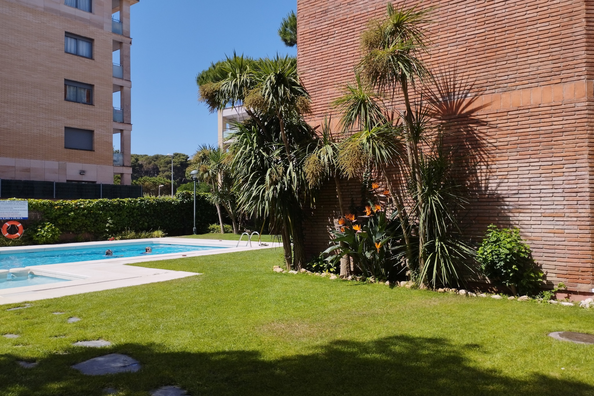 Vivalidays Lara - Fenals - LLoret de Mar-Zwembad