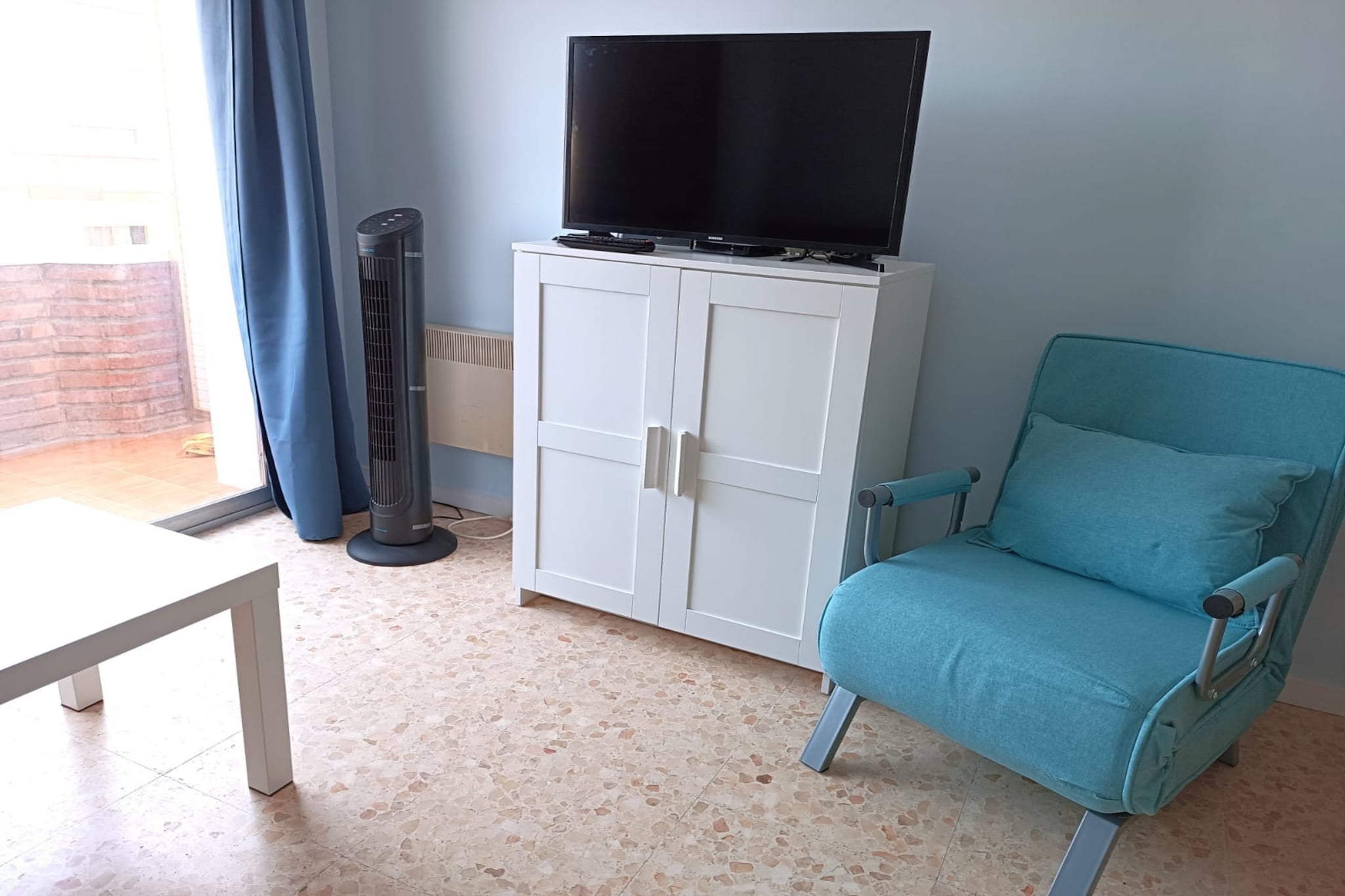 Vivalidays Lara - Fenals - LLoret de Mar-Woonkamer