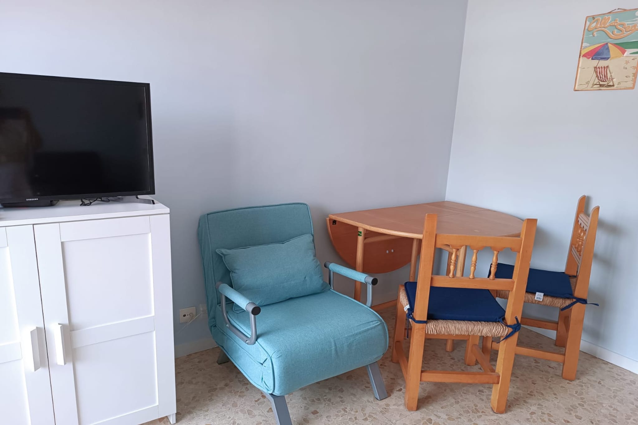 Vivalidays Lara - Fenals - LLoret de Mar-Woonkamer