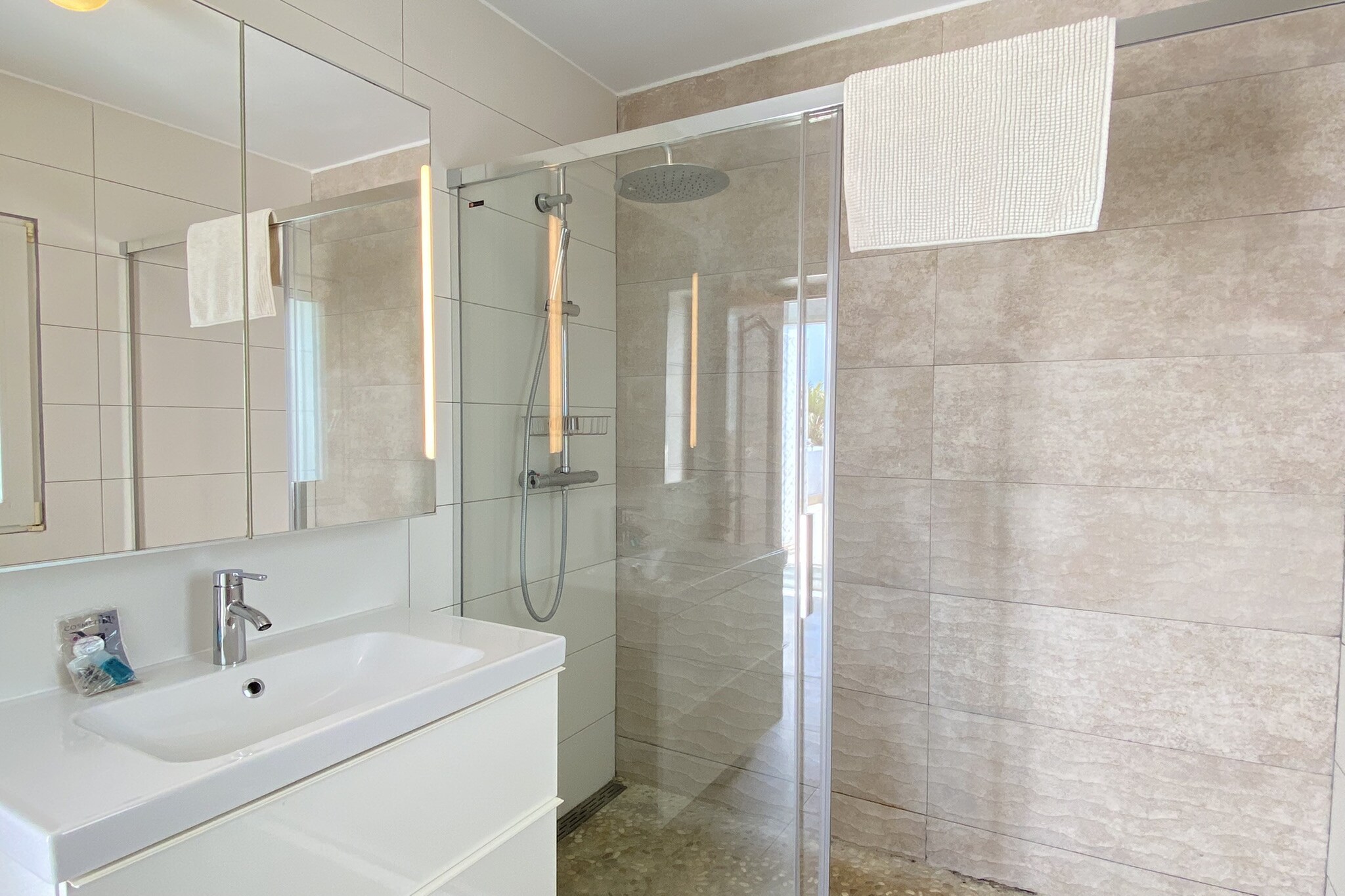 Villa Refugio 2 by Casasol-Badezimmer