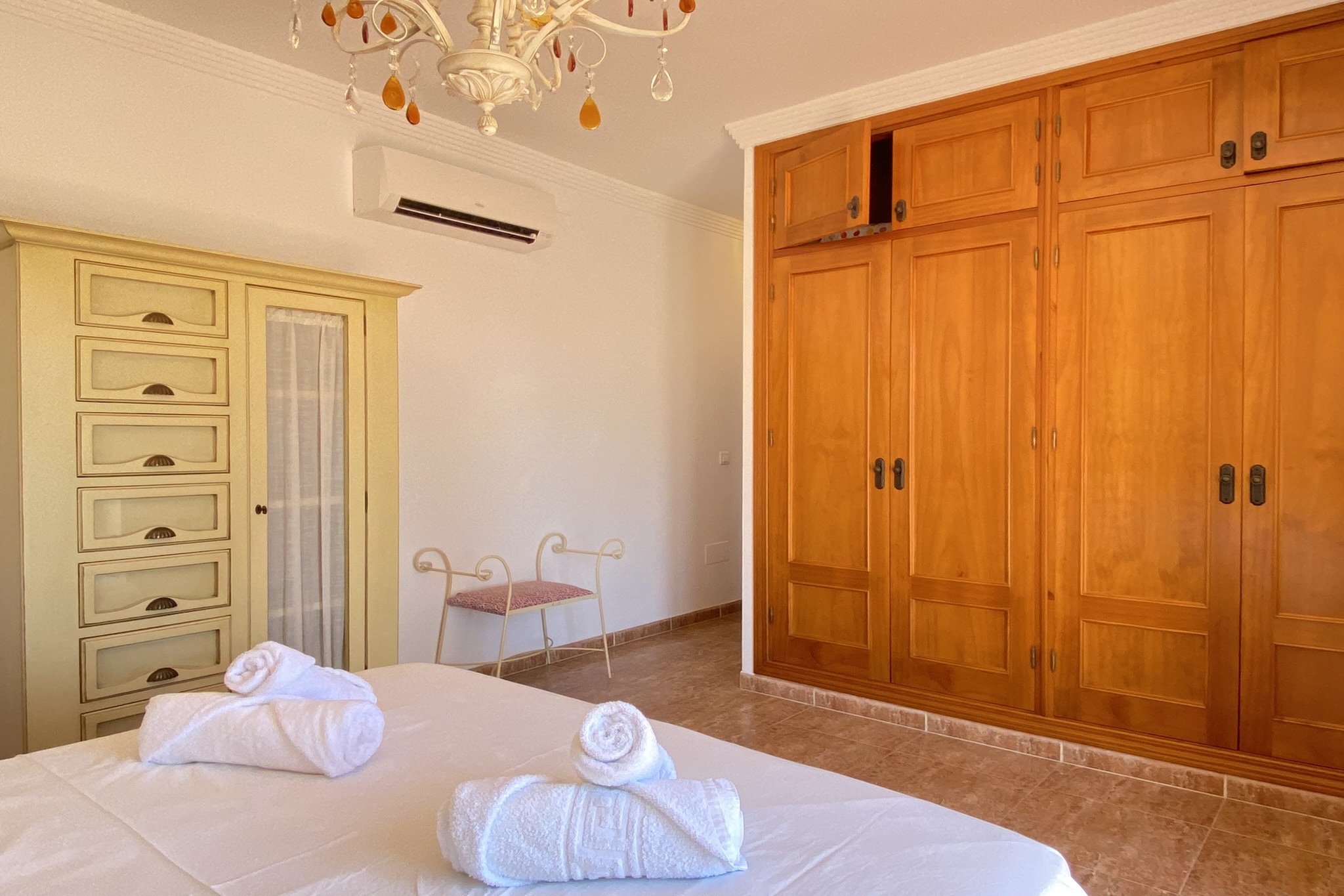 Villa Madrid Private Pool by Casasol-Schlafzimmer