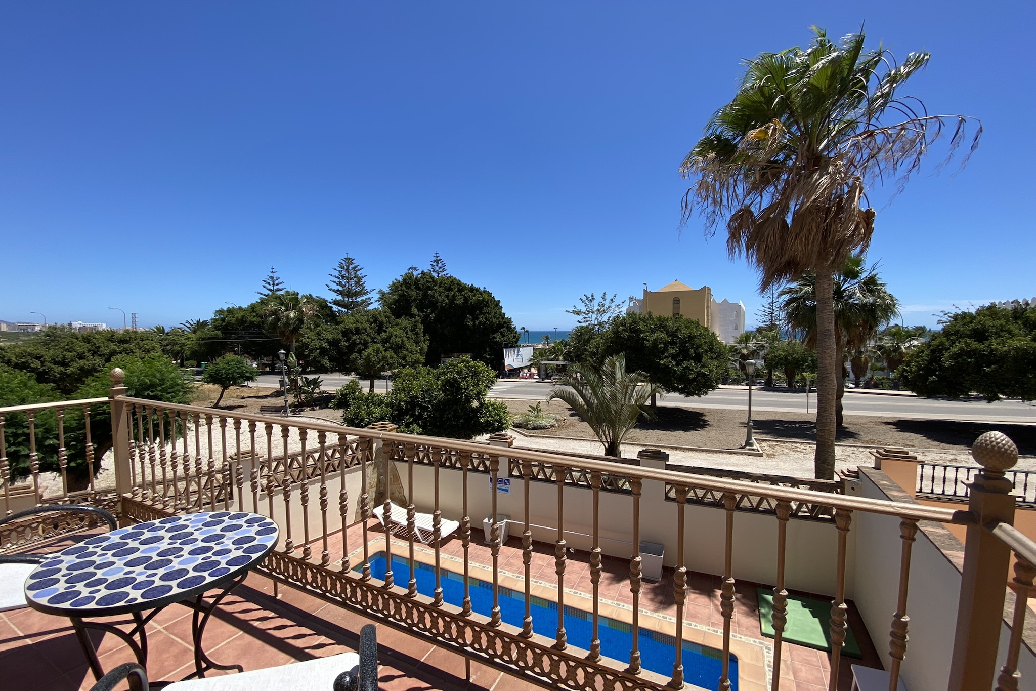 Villa Madrid Private Pool by Casasol-Terrassenbalkon