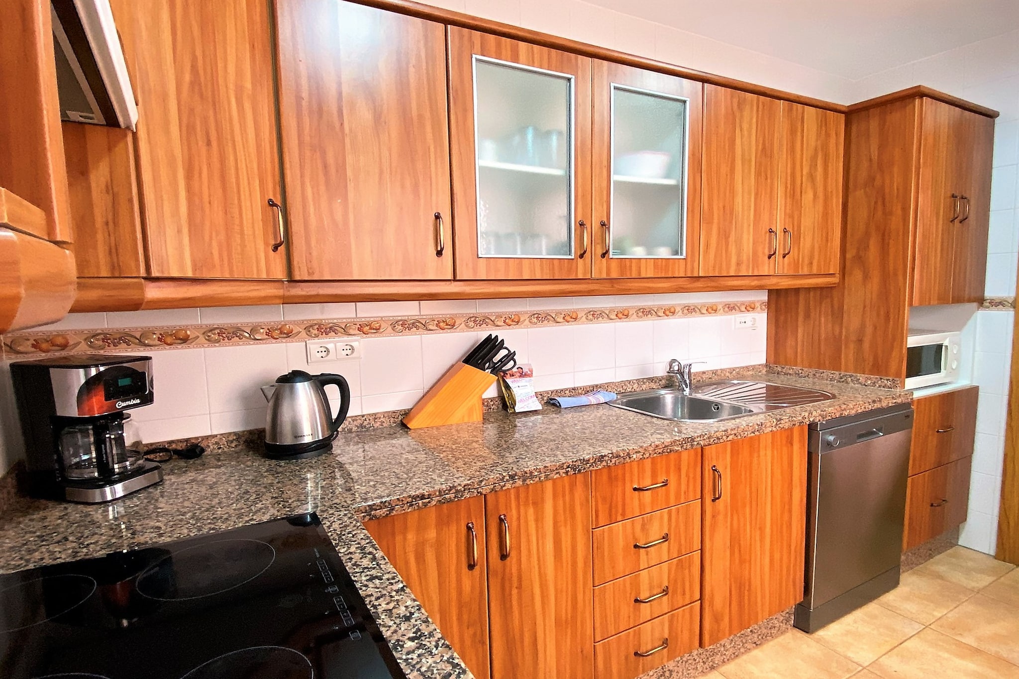 Azahara En Suite by Casasol-Cuisine
