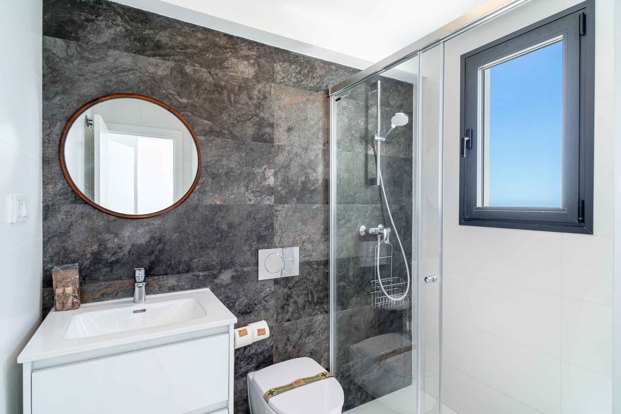 Terrazas de Ladera Duplex 1 by Casasol-Salle de bain