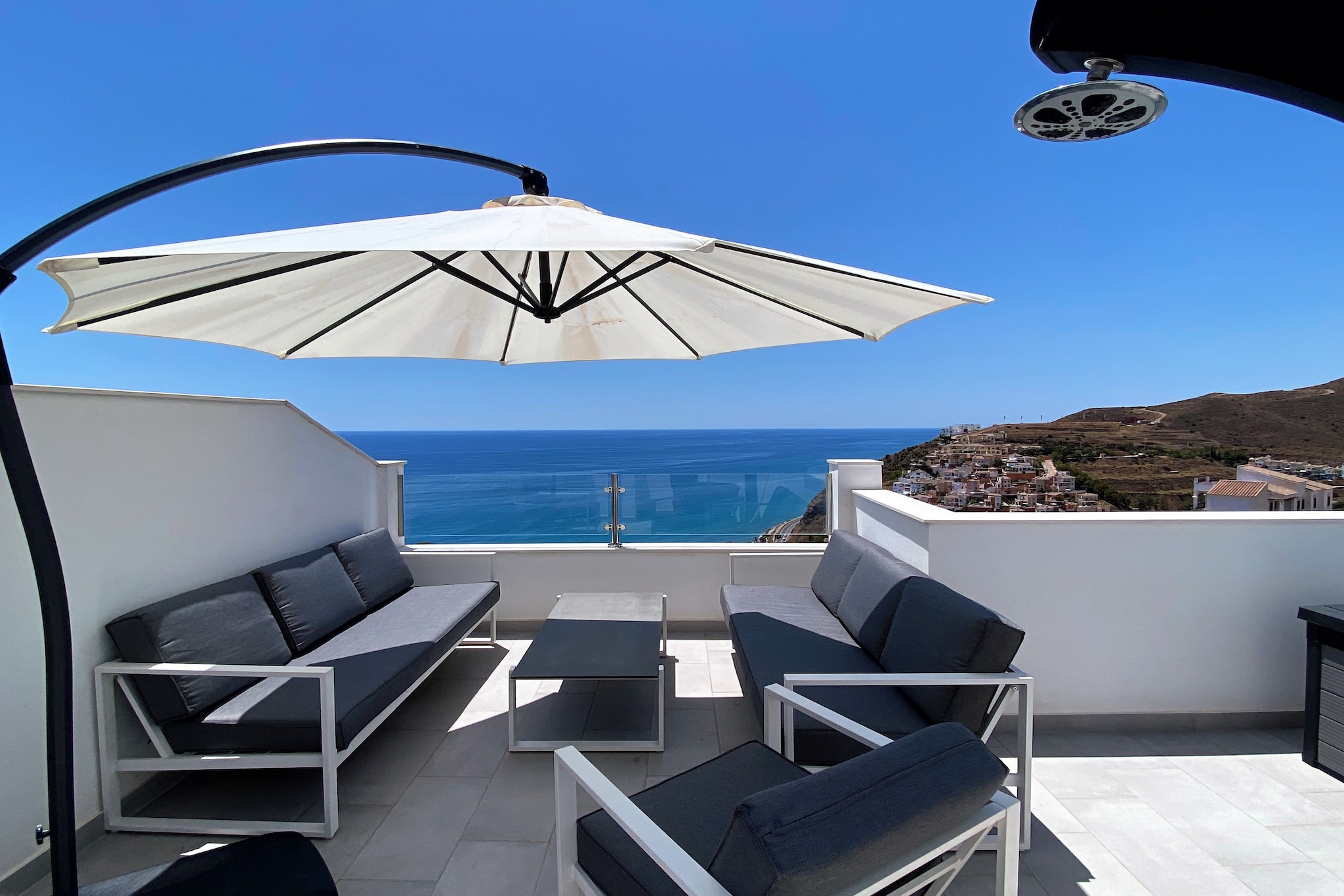 Terrazas de Ladera Duplex 2 by Casasol-Terrasse