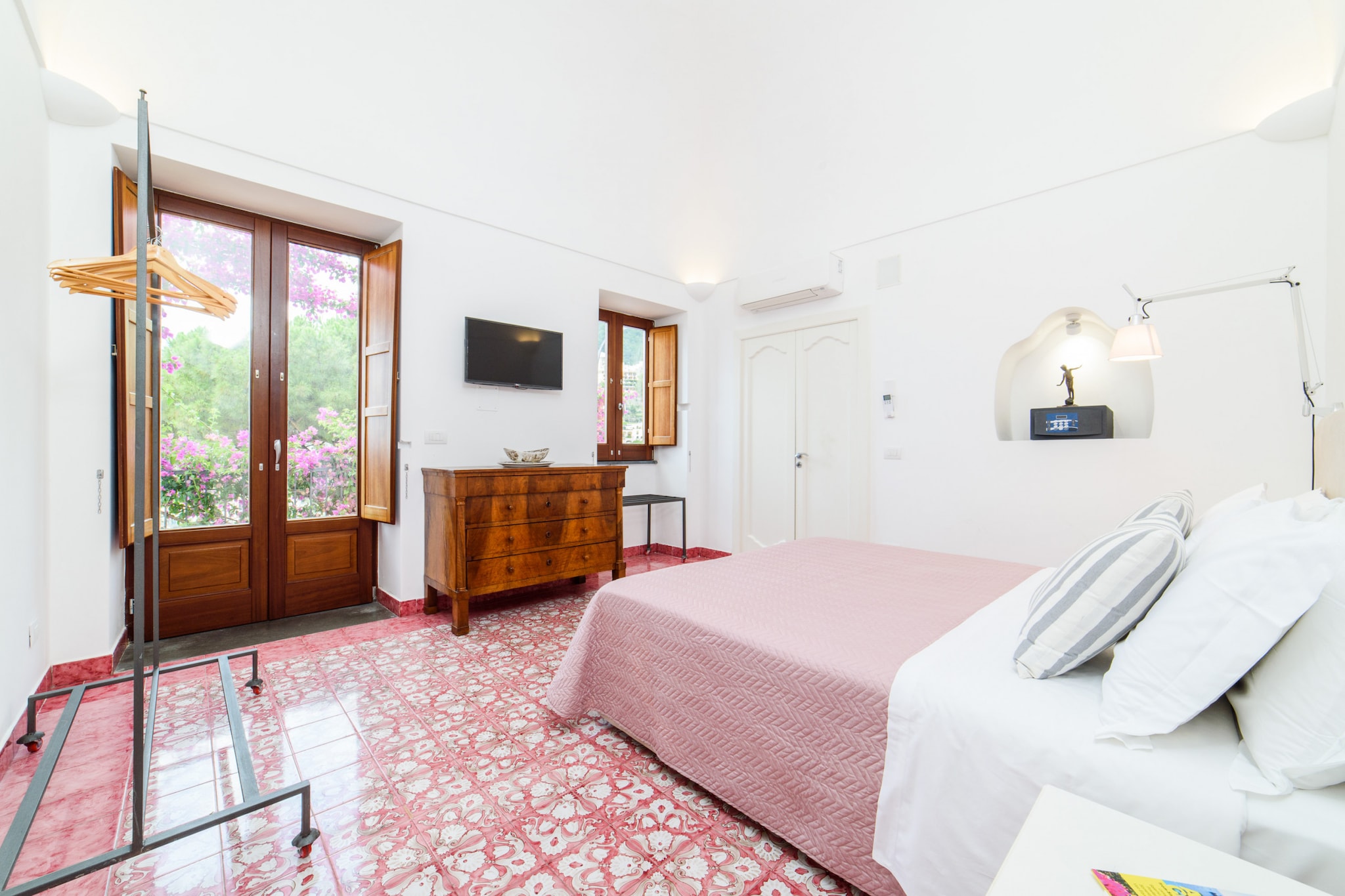 Villa Field-Bedroom