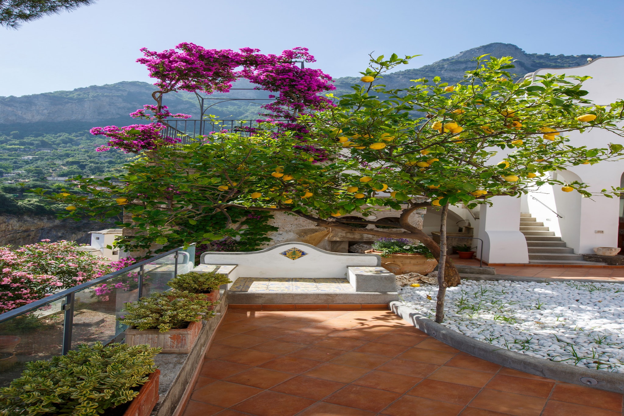 Villa Field-Outdoor