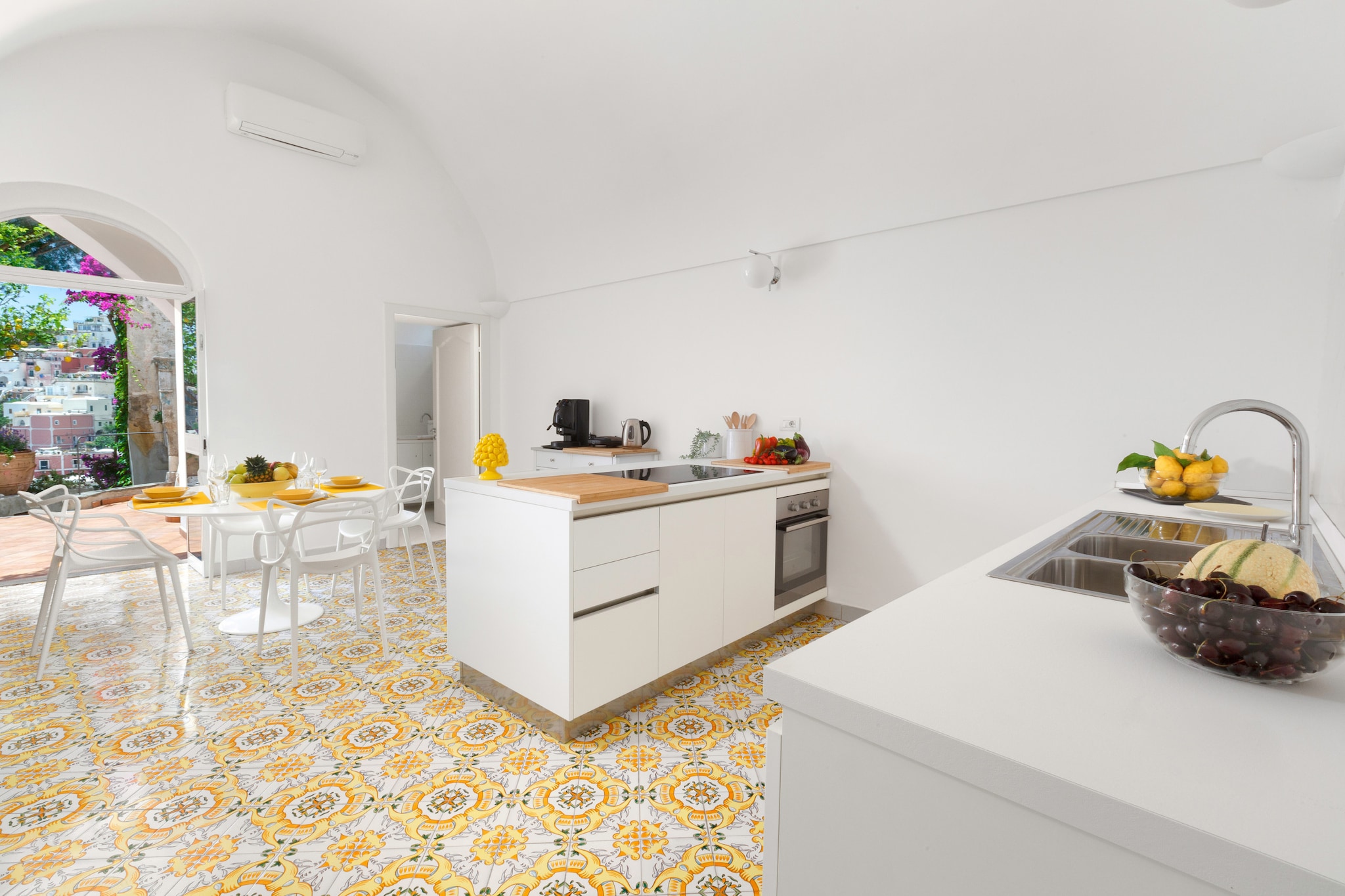 Villa Field-Kitchen