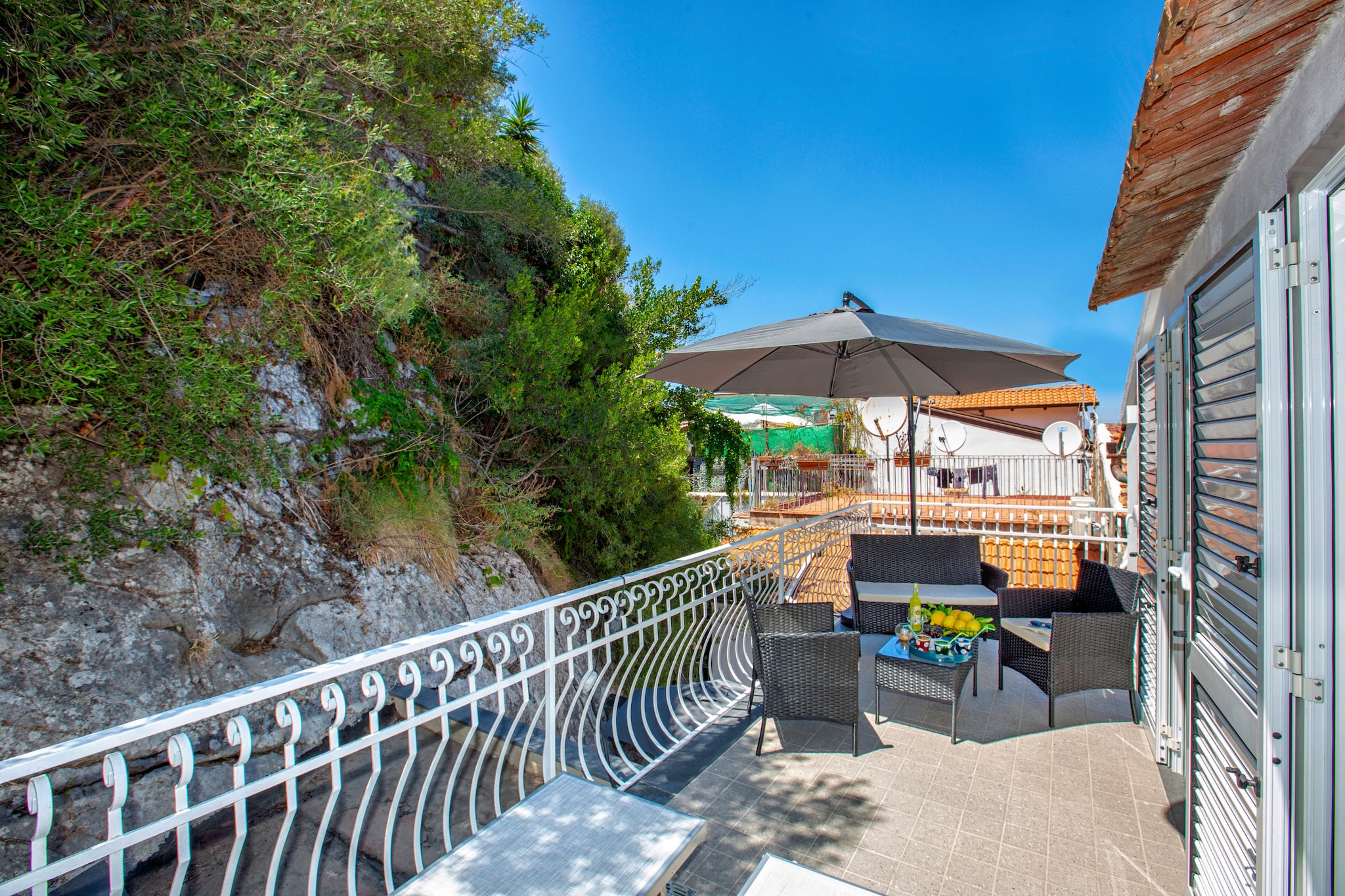 Leucosia-Terrace balcony