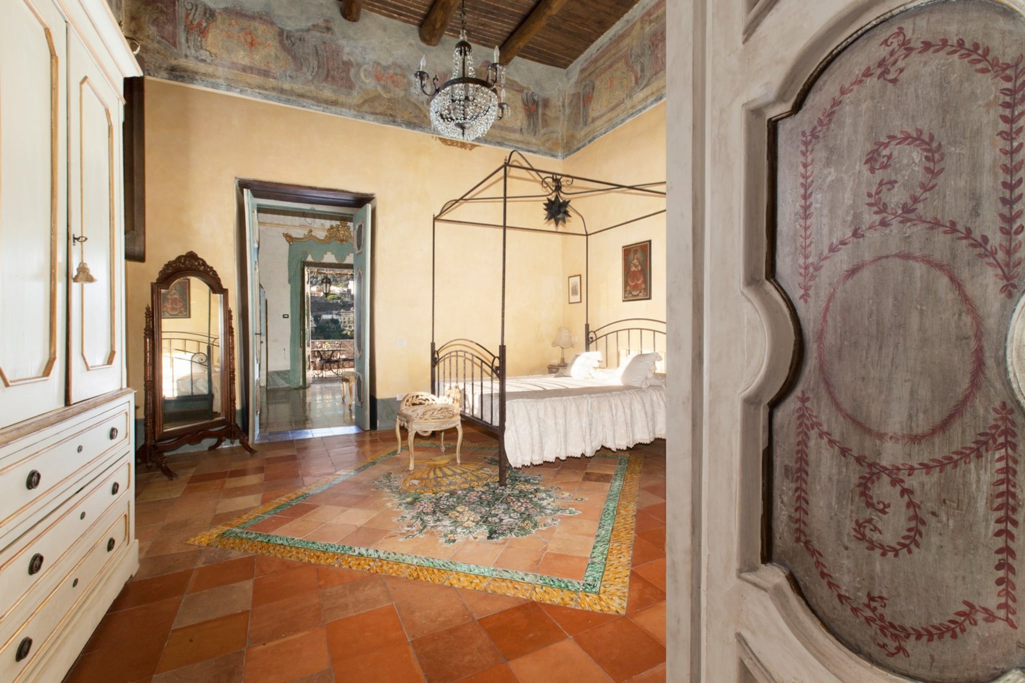 Palazzo Crocione-Bedroom