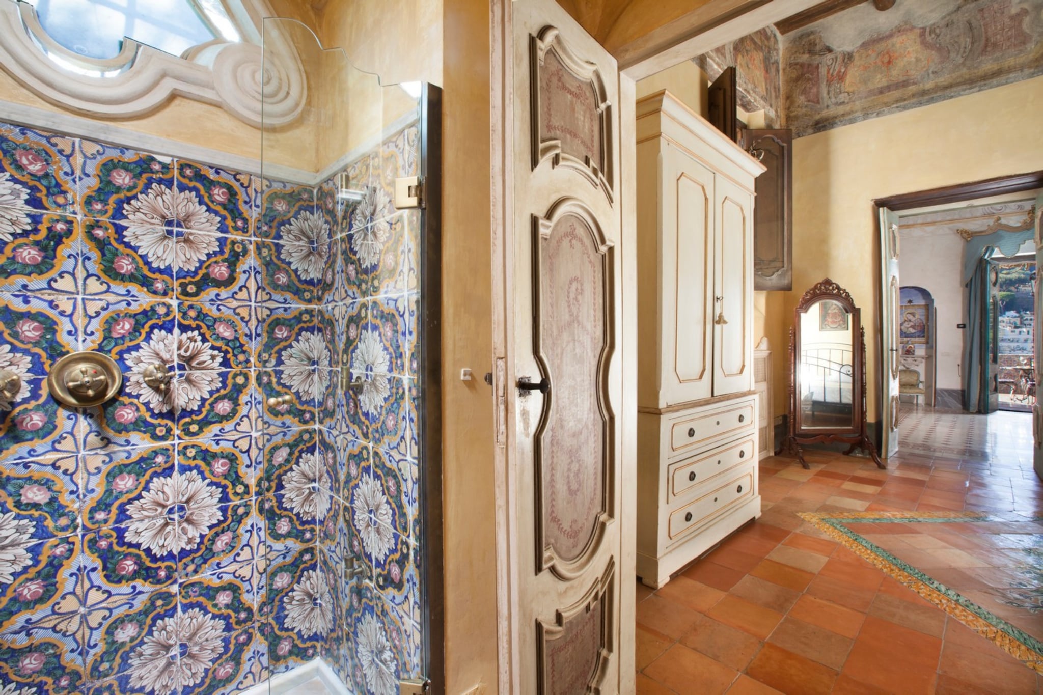 Palazzo Crocione-Bathroom
