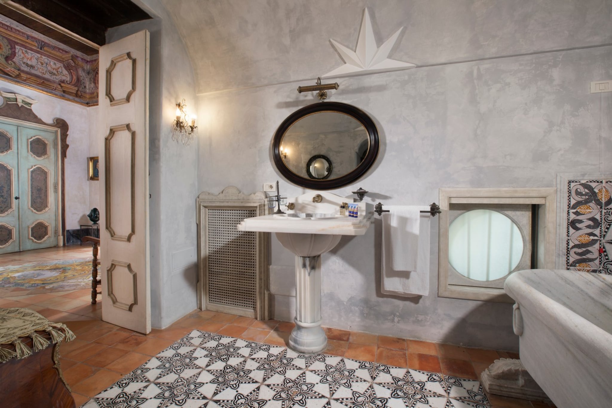 Palazzo Crocione-Bathroom