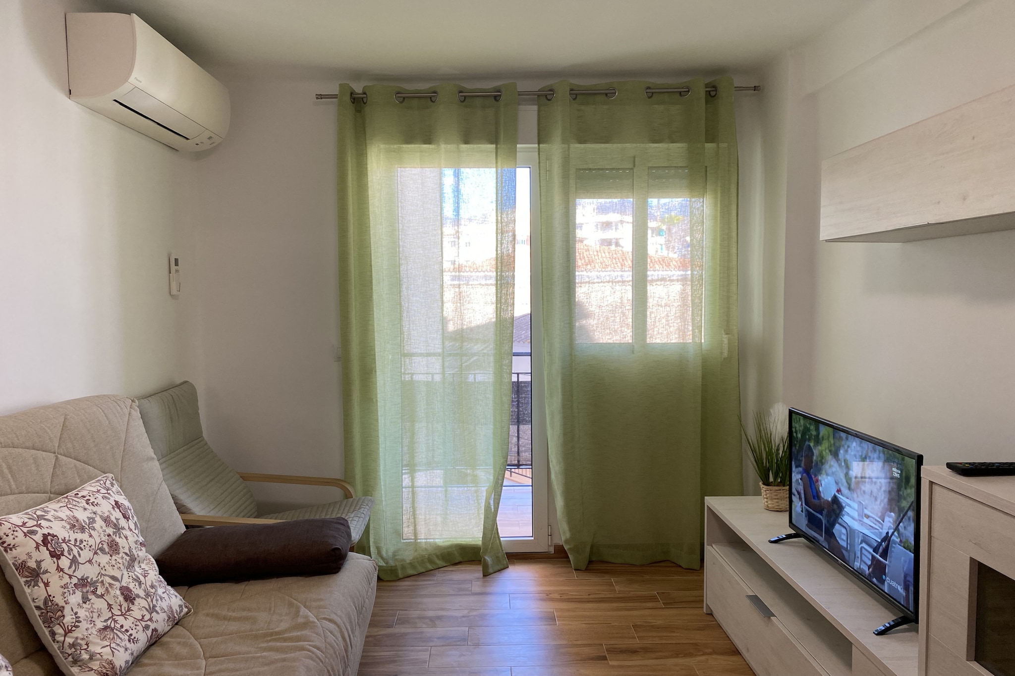 City Center 2B by Casasol-Living room