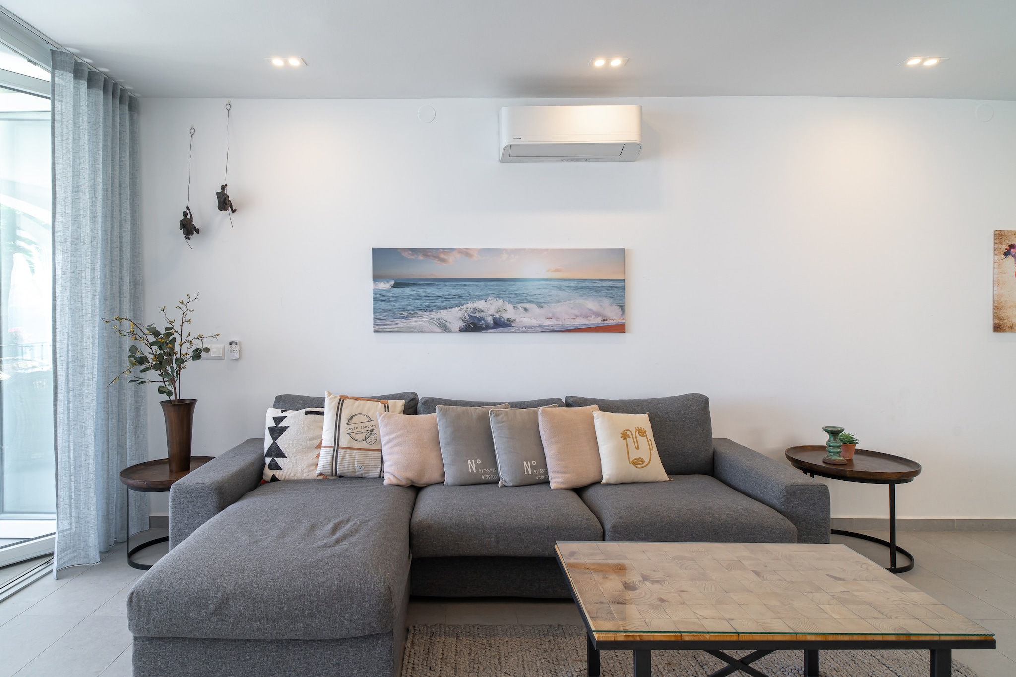 Tuhillo E1 Luxury Seaview by Casasol-Salon