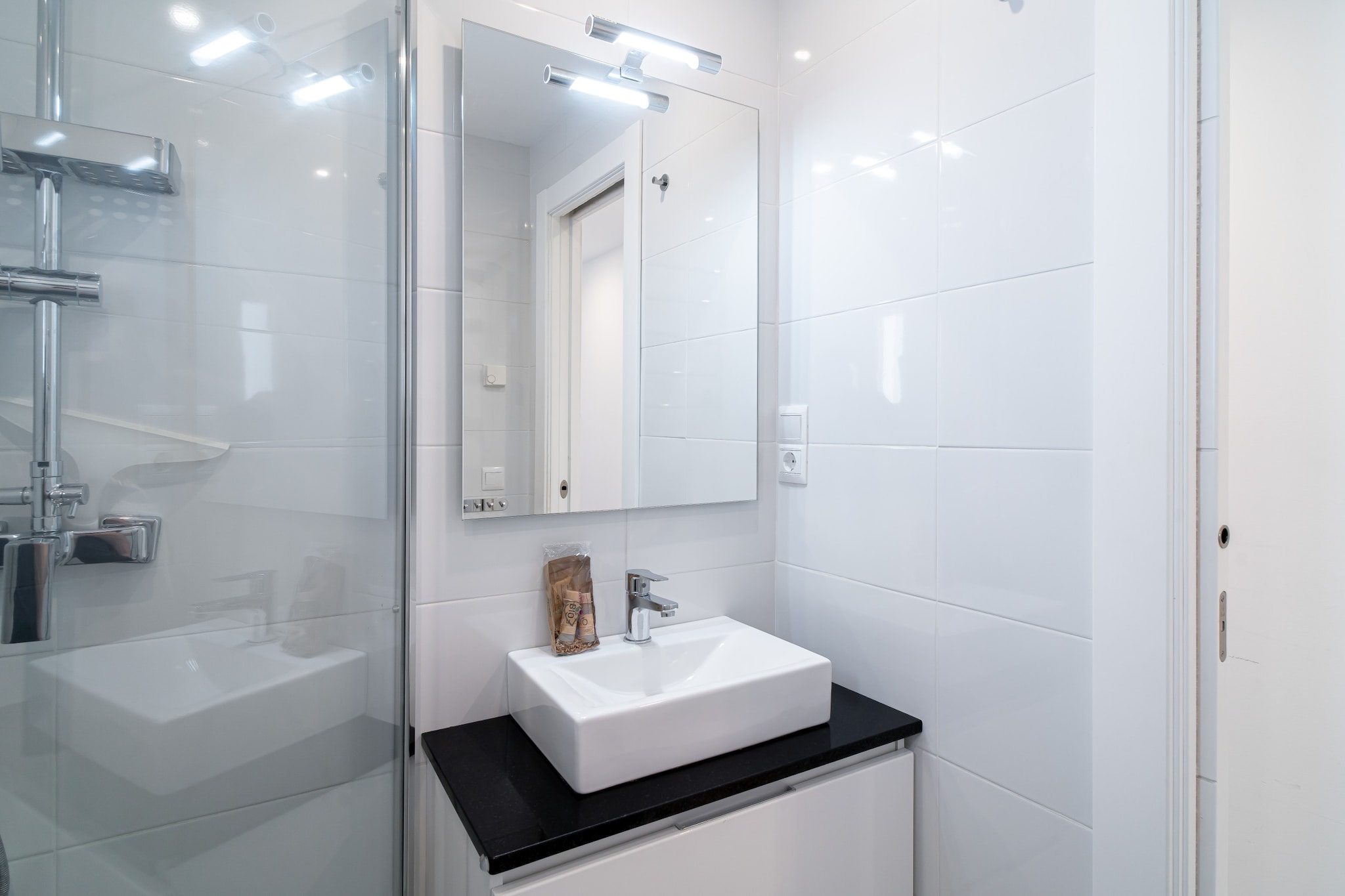 Tuhillo E1 Luxury Seaview by Casasol-Salle de bain