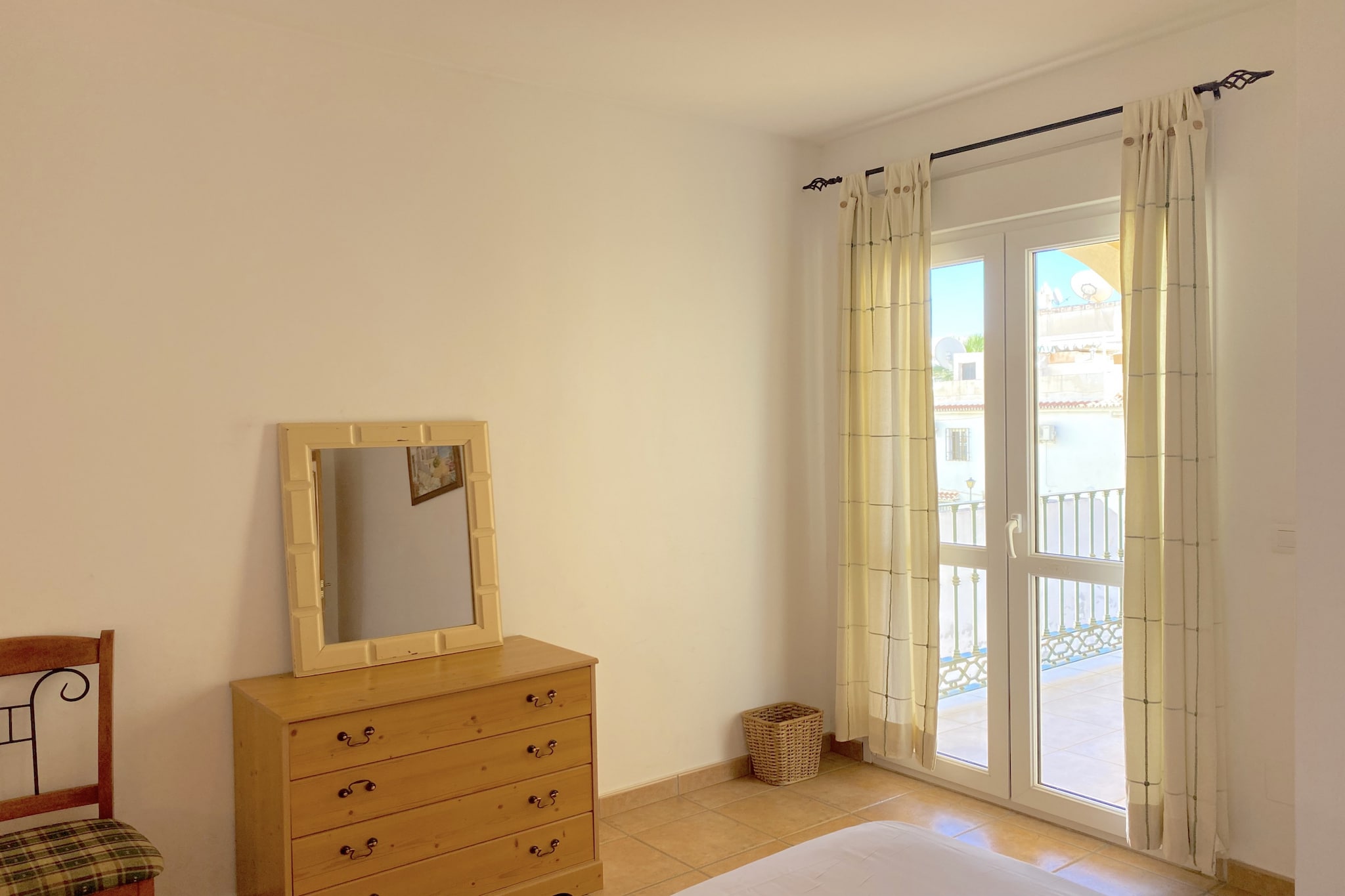 Milenio 1H Apartment by Casasol-Chambre