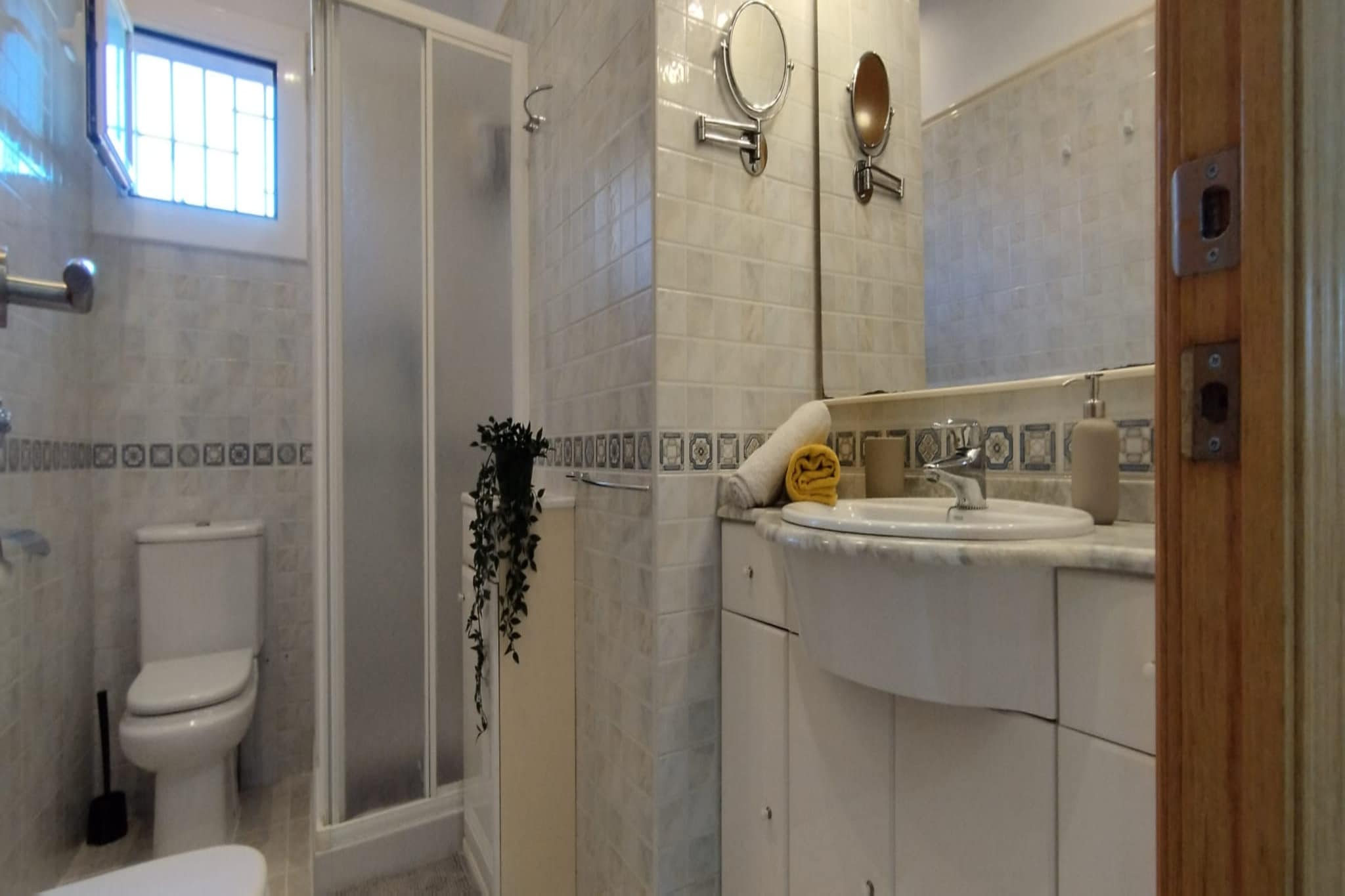 Vivalidays Casa Leo - Santa Susanna-Salle de bain