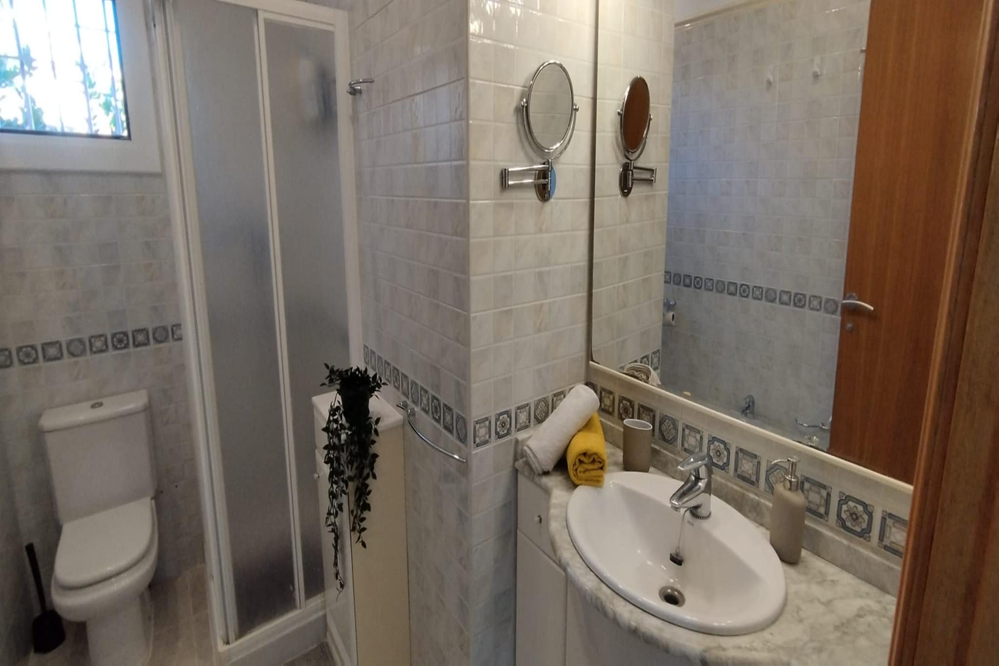 Vivalidays Casa Leo - Santa Susanna-Salle de bain