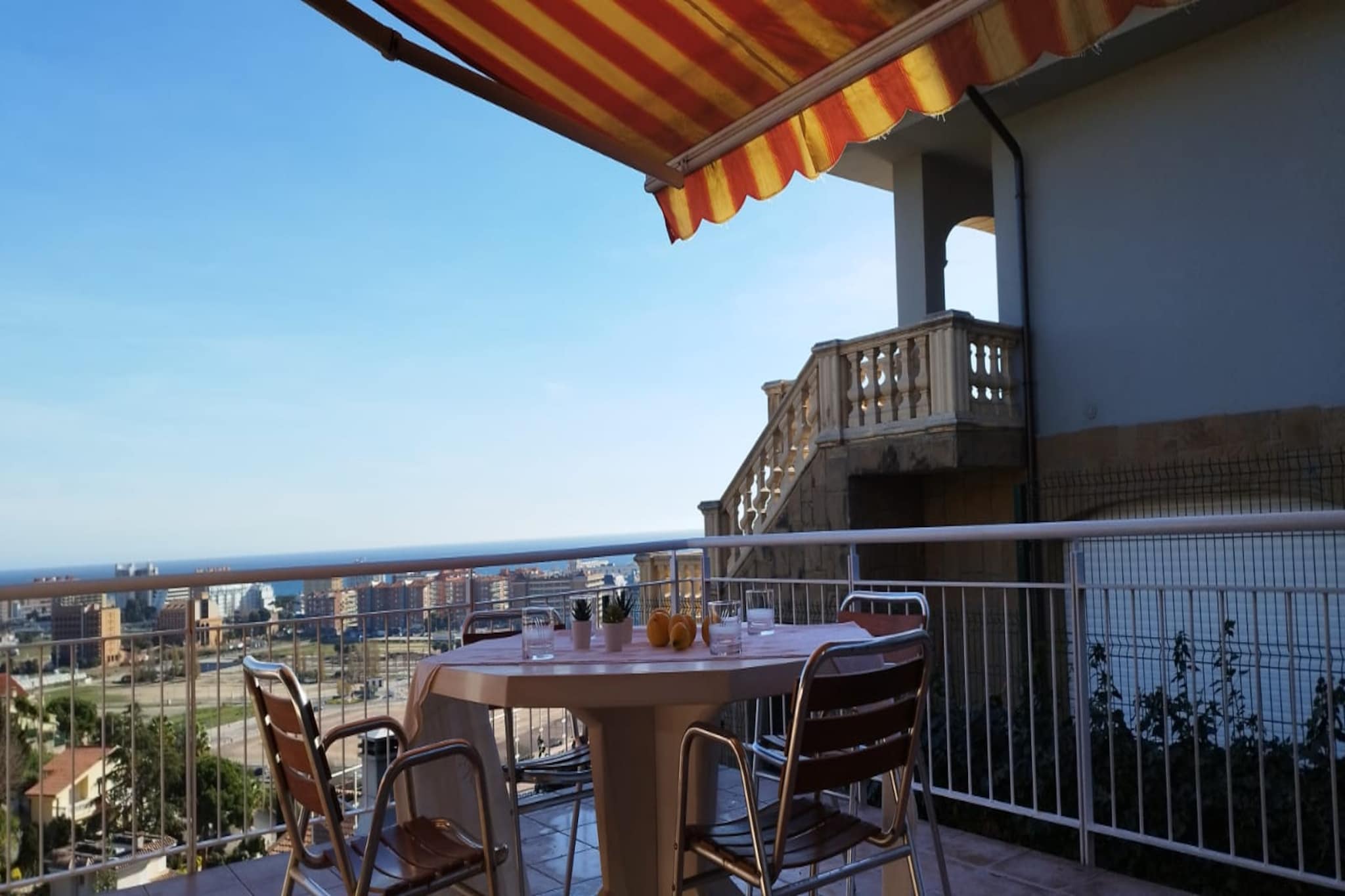 Vivalidays Casa Leo - Santa Susanna-Terrasse