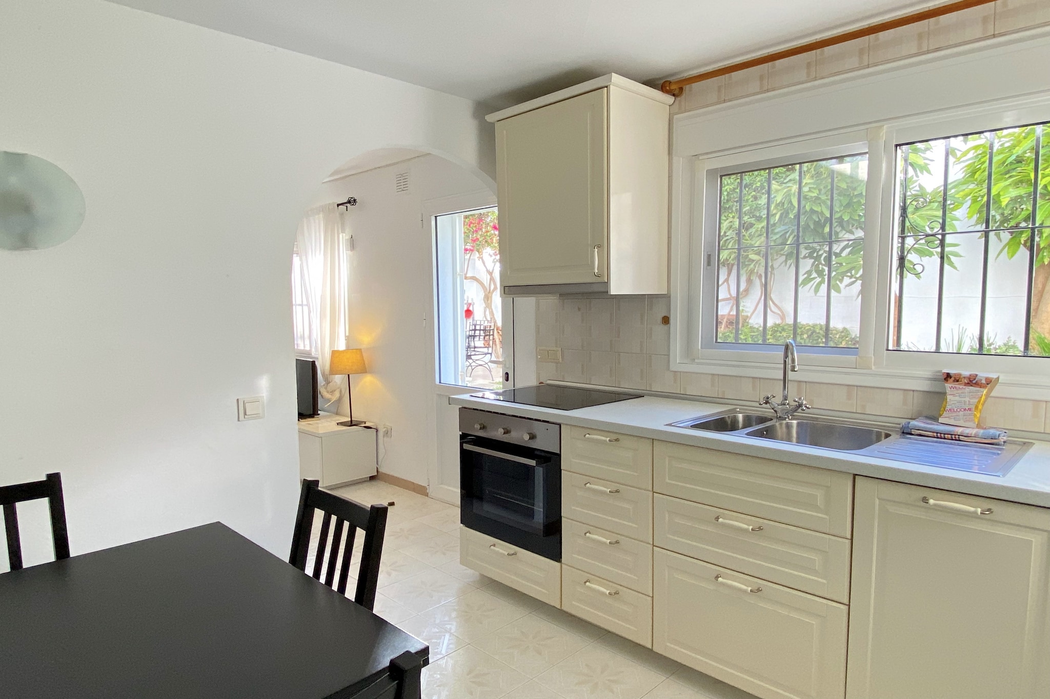 Villa Sandra Al Fresco Apartment by Casasol-Dining room