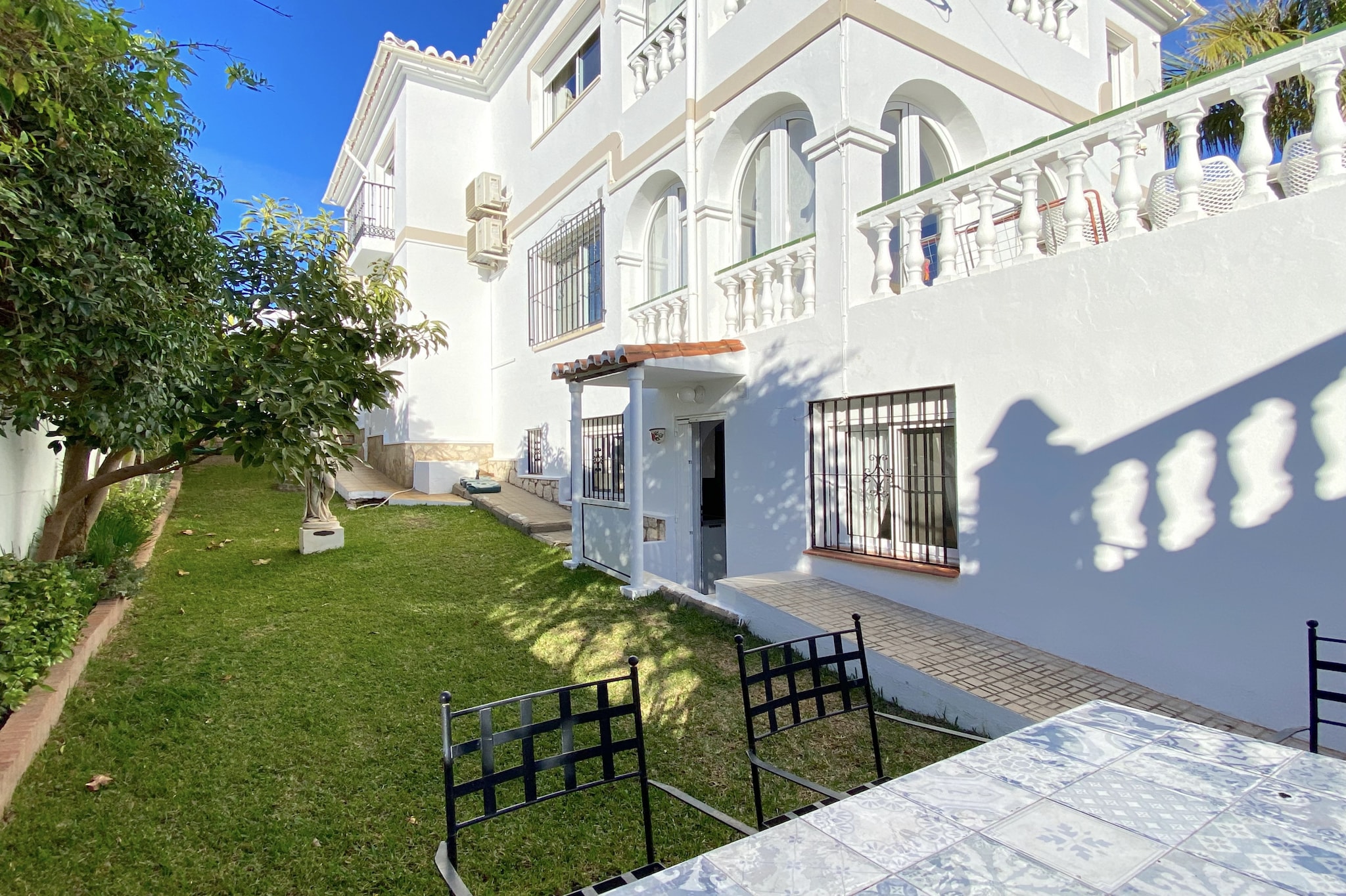Villa Sandra Al Fresco Apartment by Casasol-Gardens summer