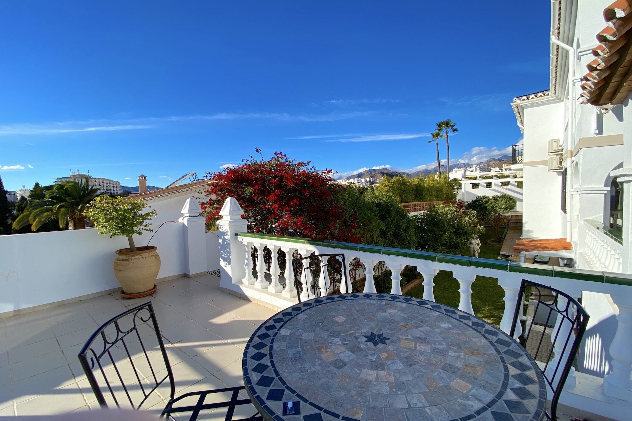 Villa Sandra Al Fresco Apartment by Casasol-Terrace