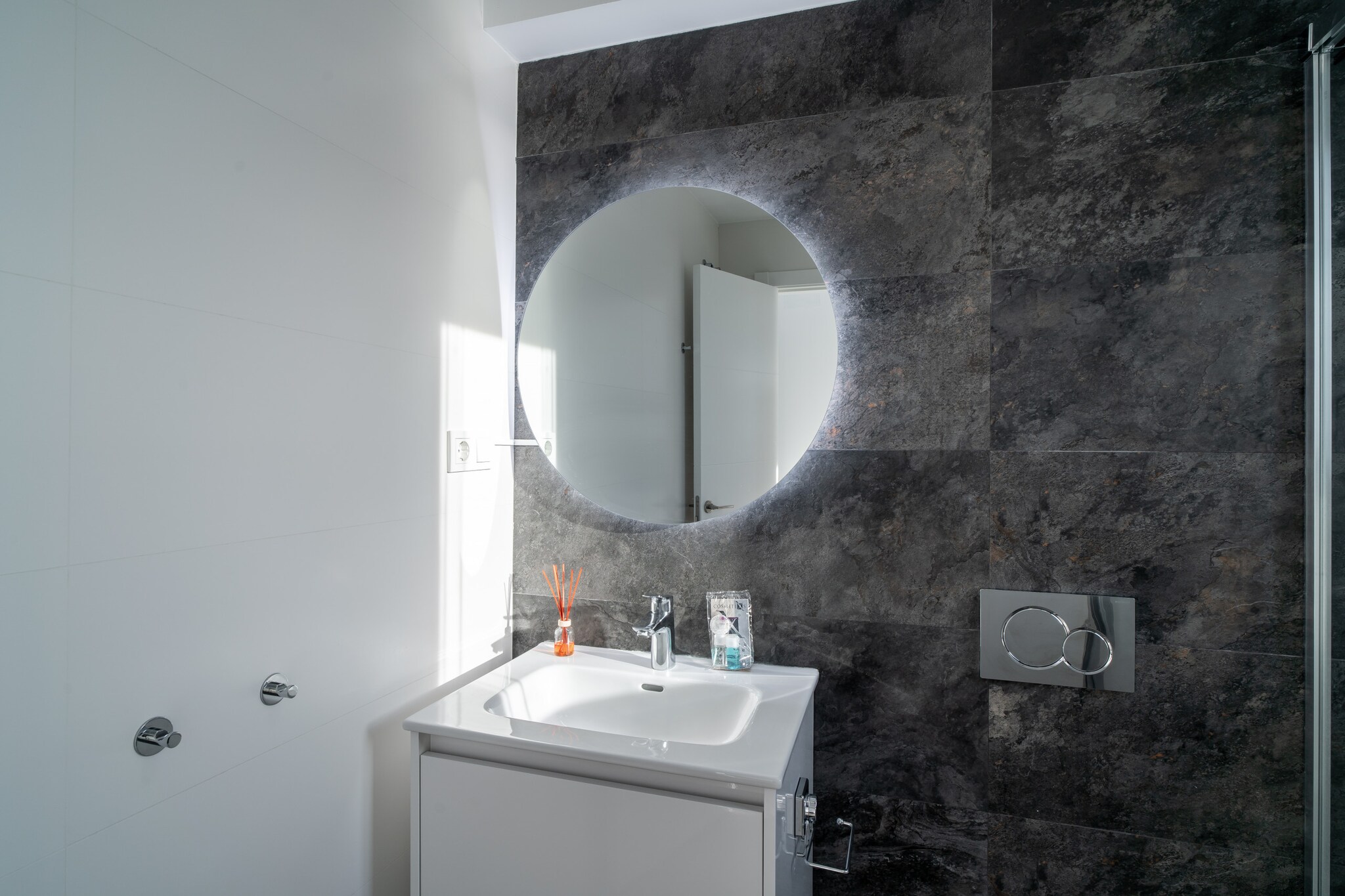 Terrazas de Ladera Duplex 7 by Casasol-Salle de bain